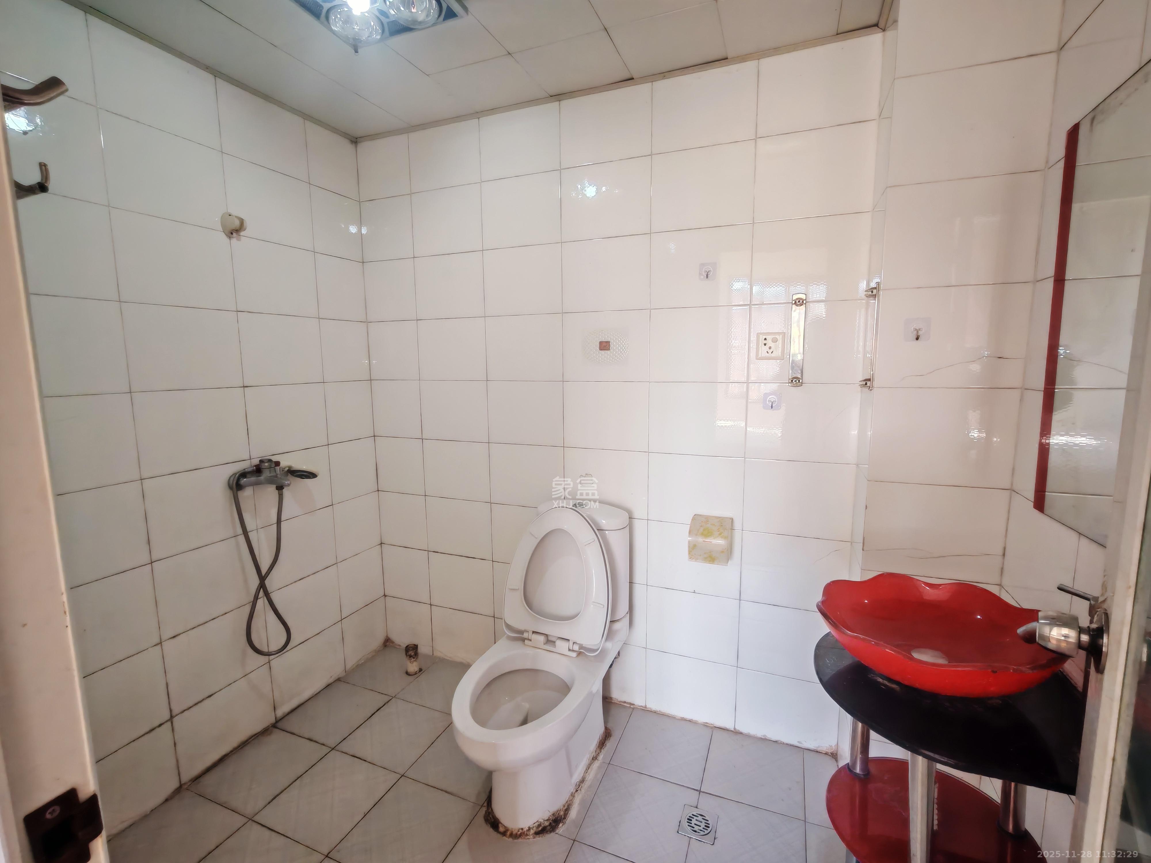 卓峰家园 3室2厅1卫 2000.0元/月 卓峰家园 3室2厅1卫 2000.0元/月室内图