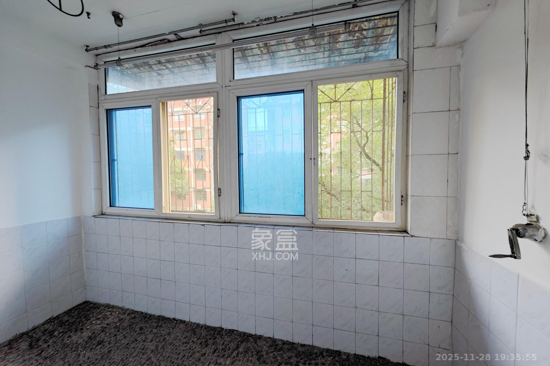 新华园  2室1厅1卫    39.0万阳台