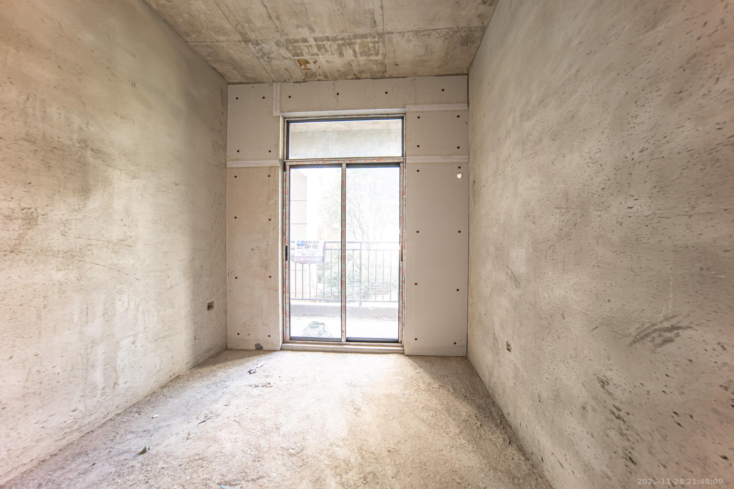 汉唐翰林府  4室2厅2卫    118.0万卧室