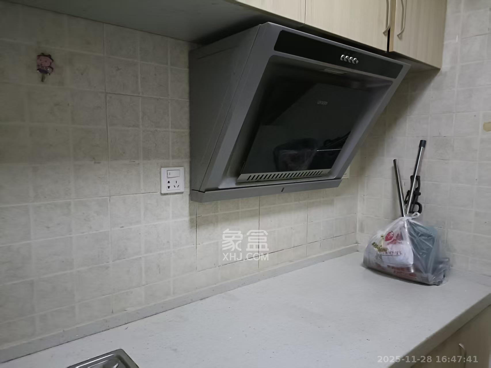 新世界广场 1室1厅1卫 1100.0元/月 新世界广场 1室1厅1卫 1100.0元/月室内图