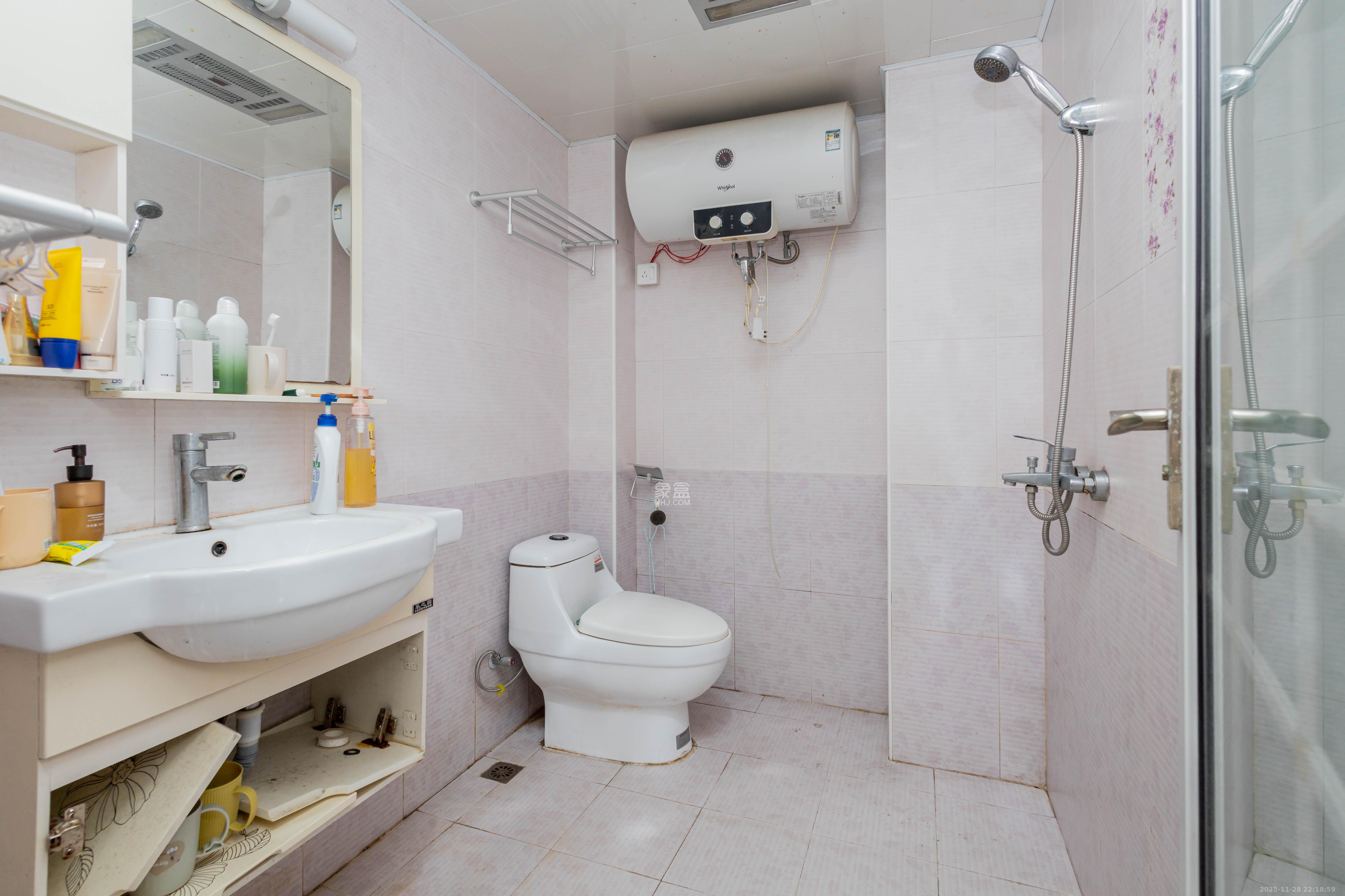 东业苹果社区 3室2厅2卫 62.0万 东业苹果社区 3室2厅2卫 62.0万卫生间