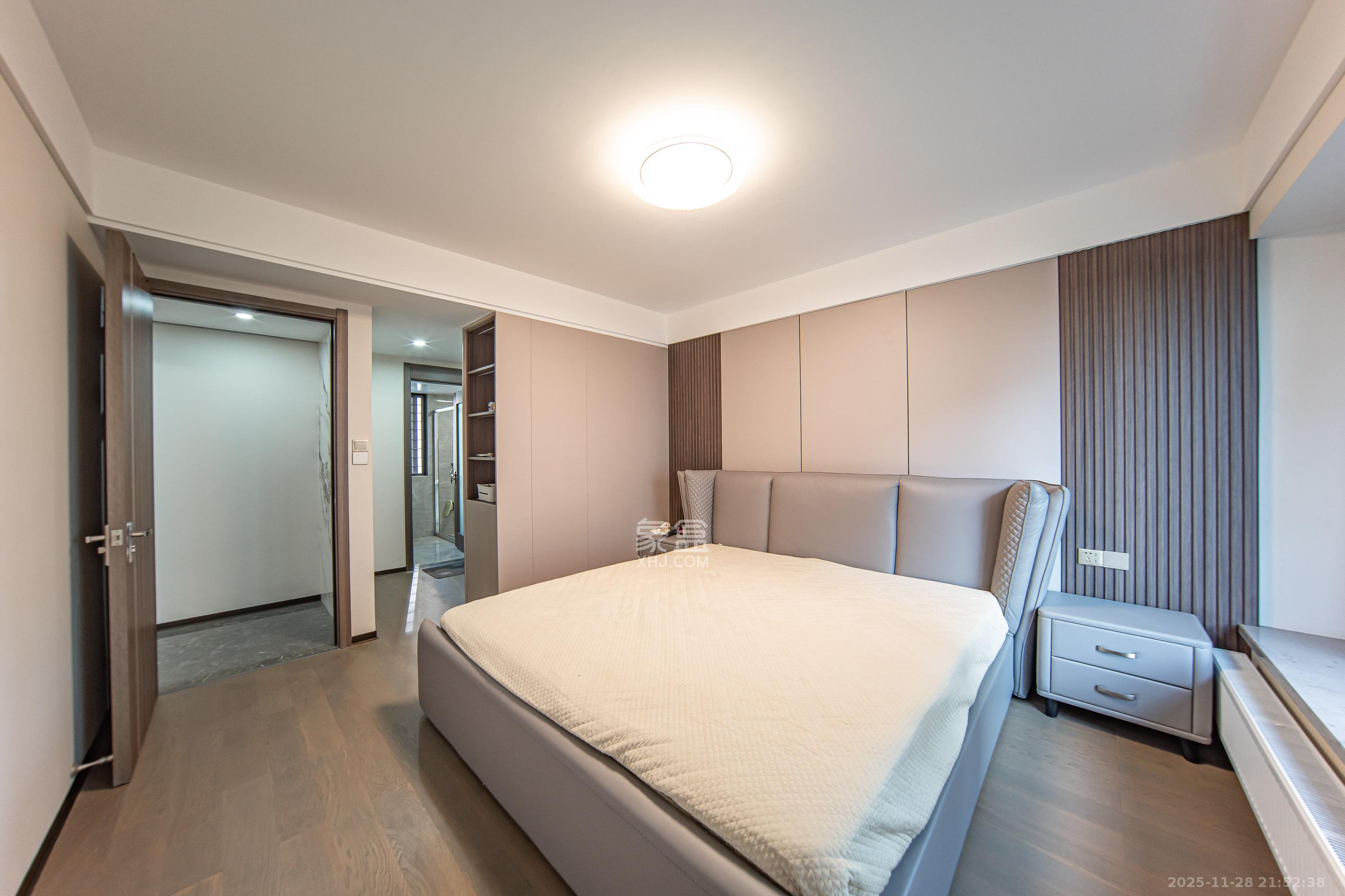 中海阅麓山一期  4室2厅2卫    228.0万卧室