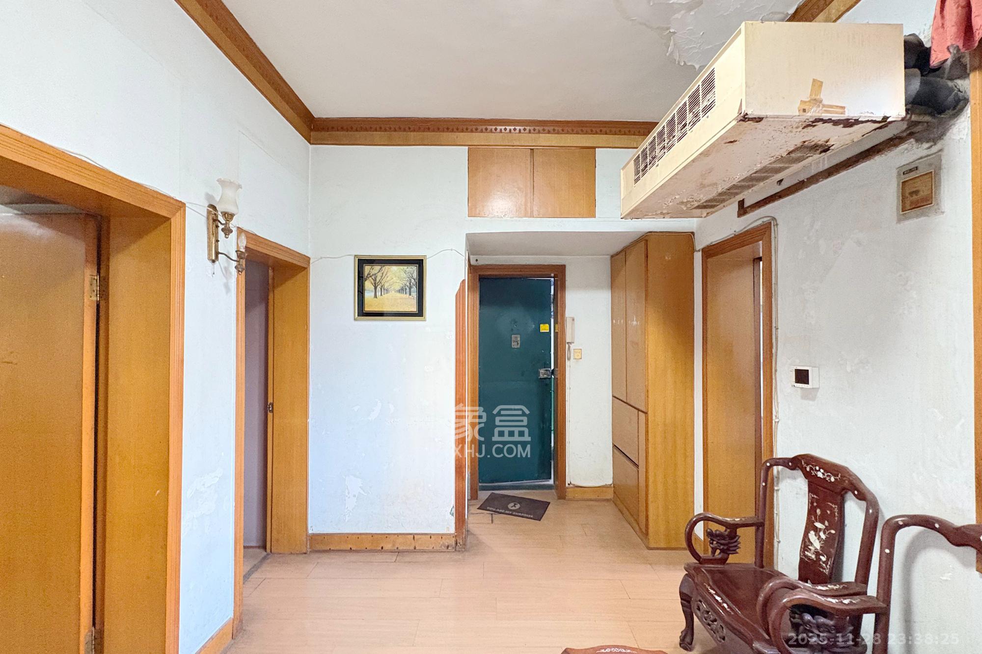 湖南省道路运输管理局 2室1厅1卫 35.0万 湖南省道路运输管理局 2室1厅1卫 35.0万客厅