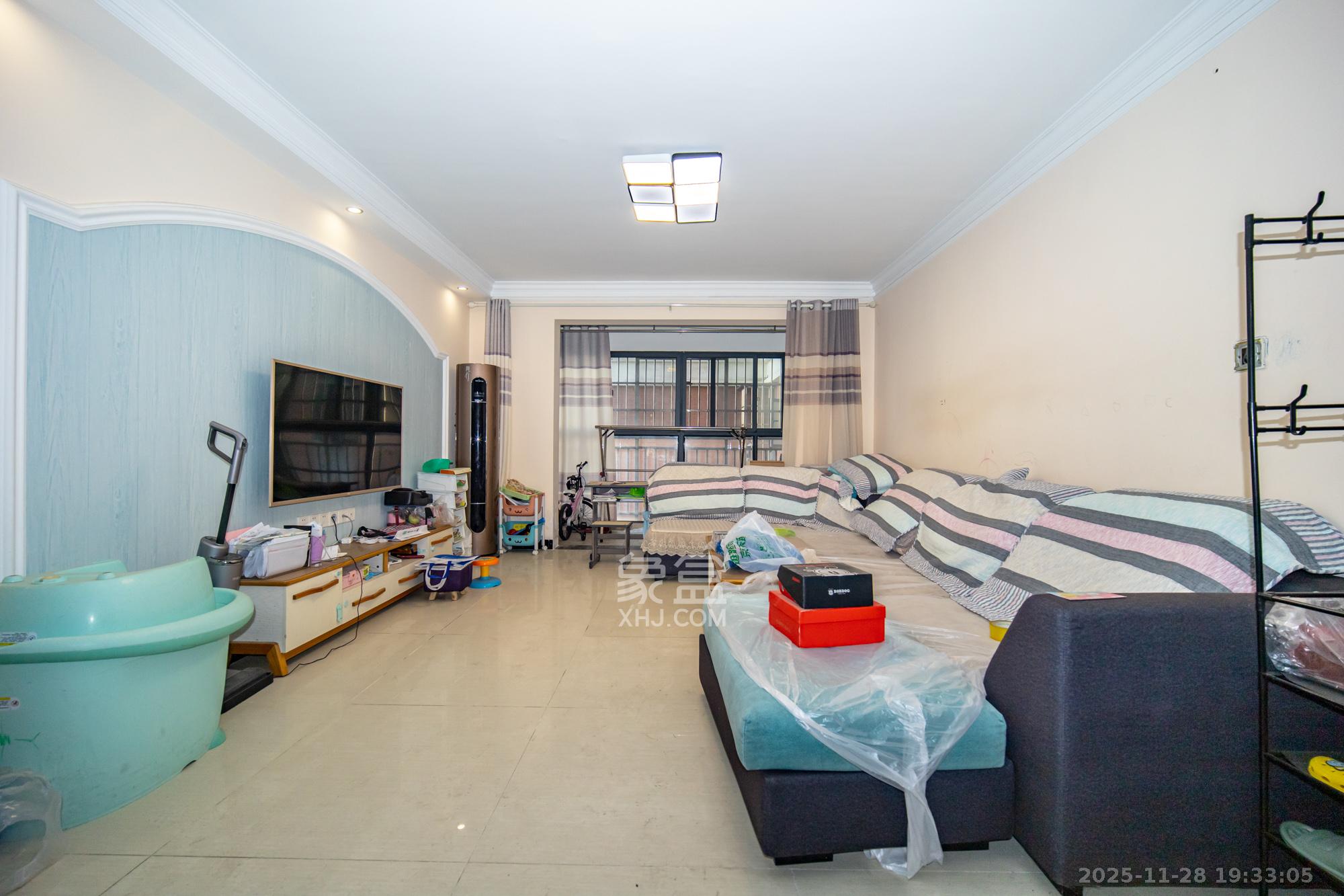 长永佳苑 1室2厅1卫 52.8万 长永佳苑 1室2厅1卫 52.8万客厅