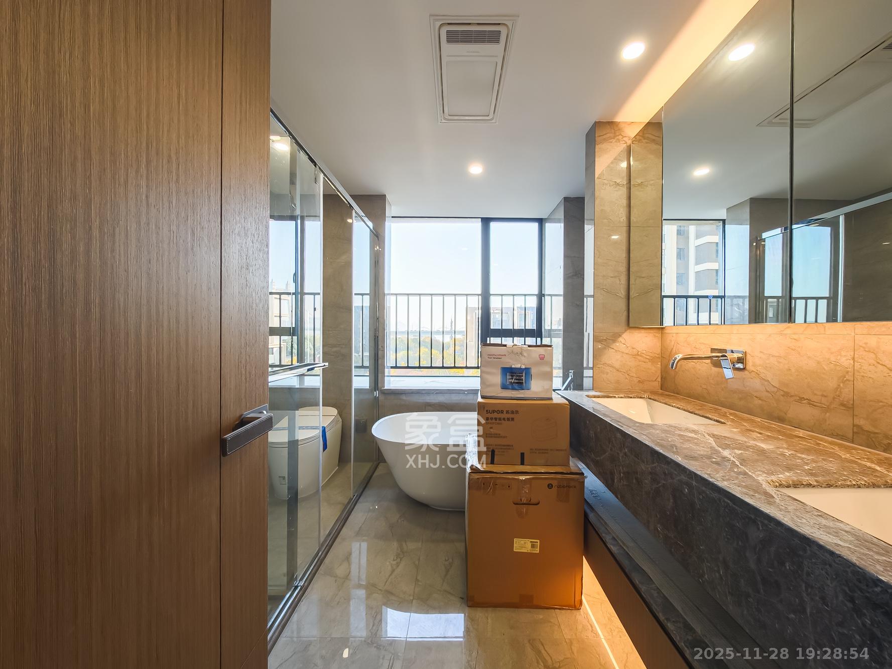 中欣楚天御府B区观澜 4室2厅2卫 450.0万 中欣楚天御府B区观澜 4室2厅2卫 450.0万卫生间