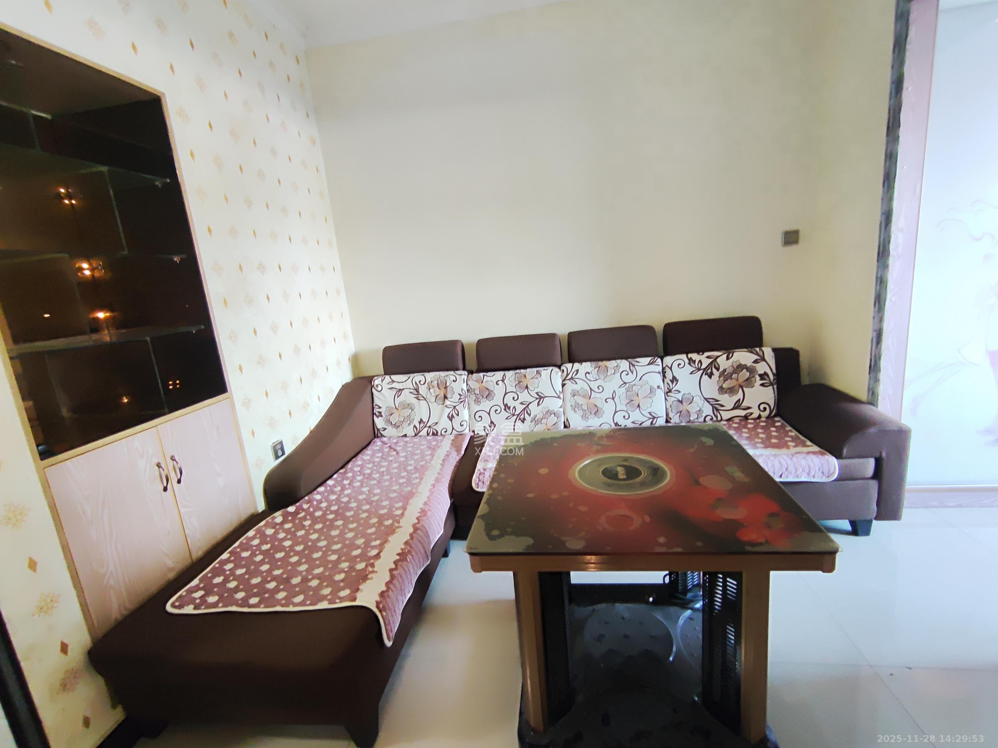 世纪桃花苑 1室1厅1卫 1000.0元/月 世纪桃花苑 1室1厅1卫 1000.0元/月室内图