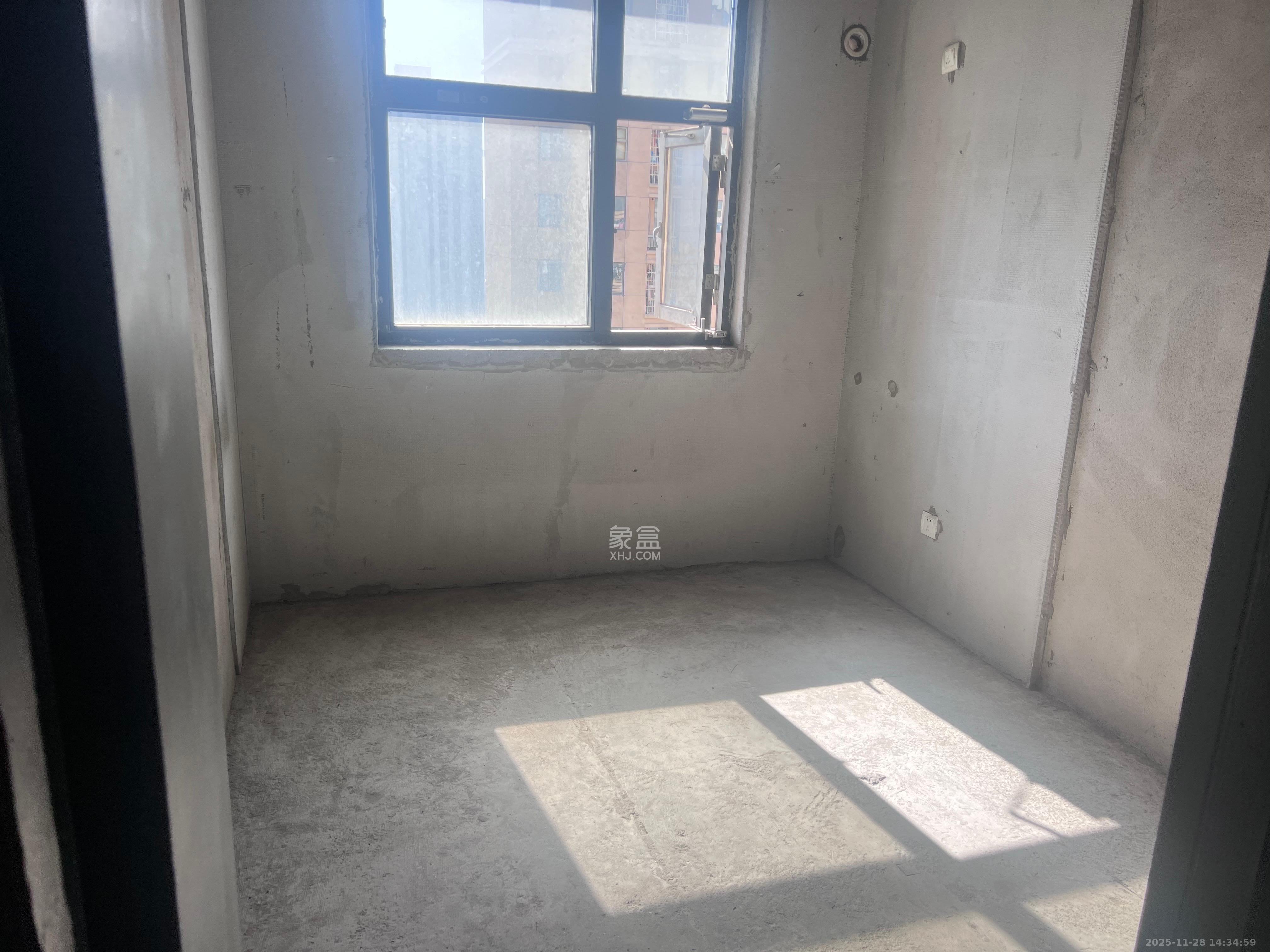 岳华新苑 2室2厅1卫 1500.0元/月 岳华新苑 2室2厅1卫 1500.0元/月室内图