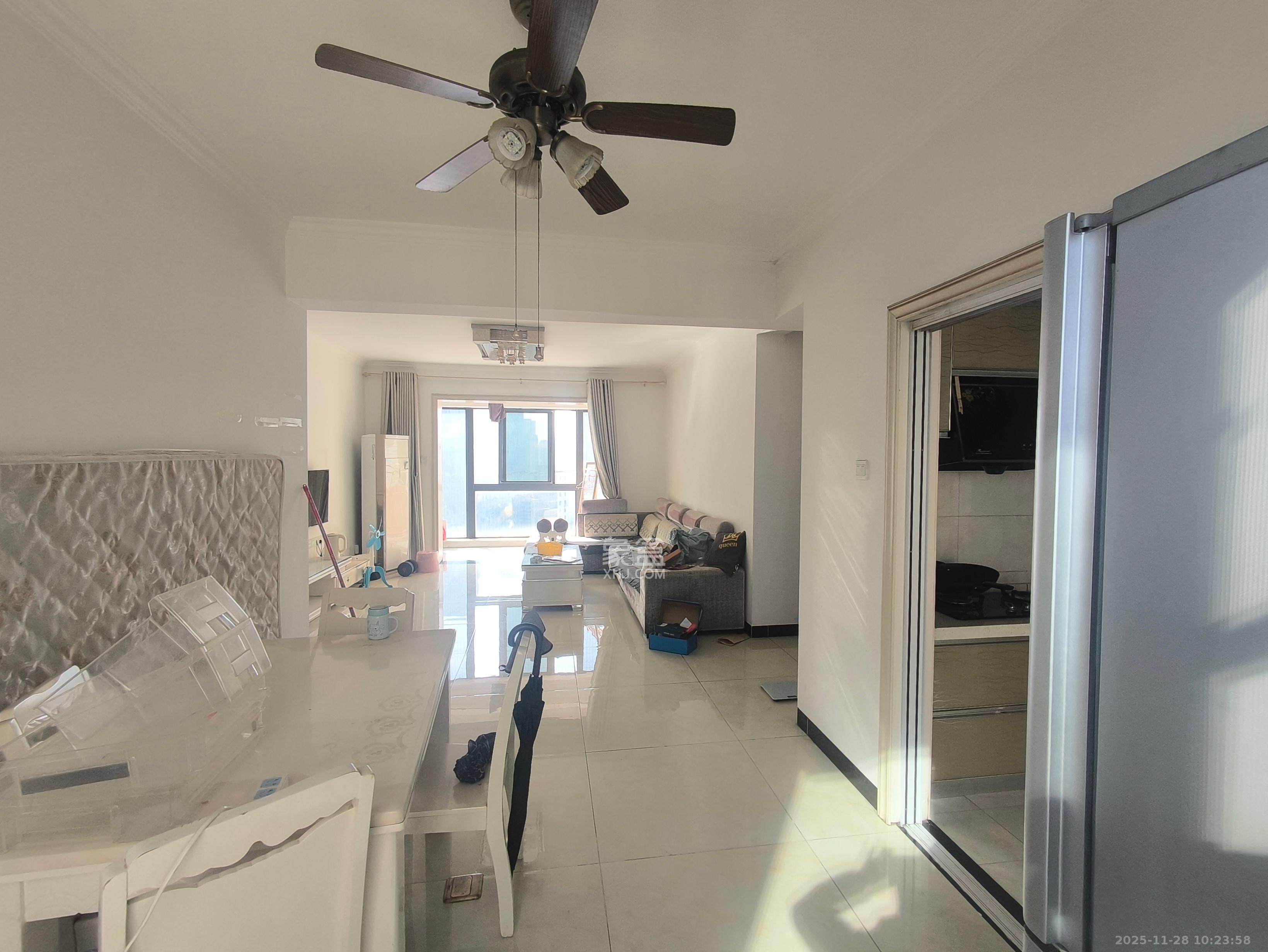 天健壹平方英里（天健芙蓉盛世二期）  4室2厅1卫    4500.0元/月室内图