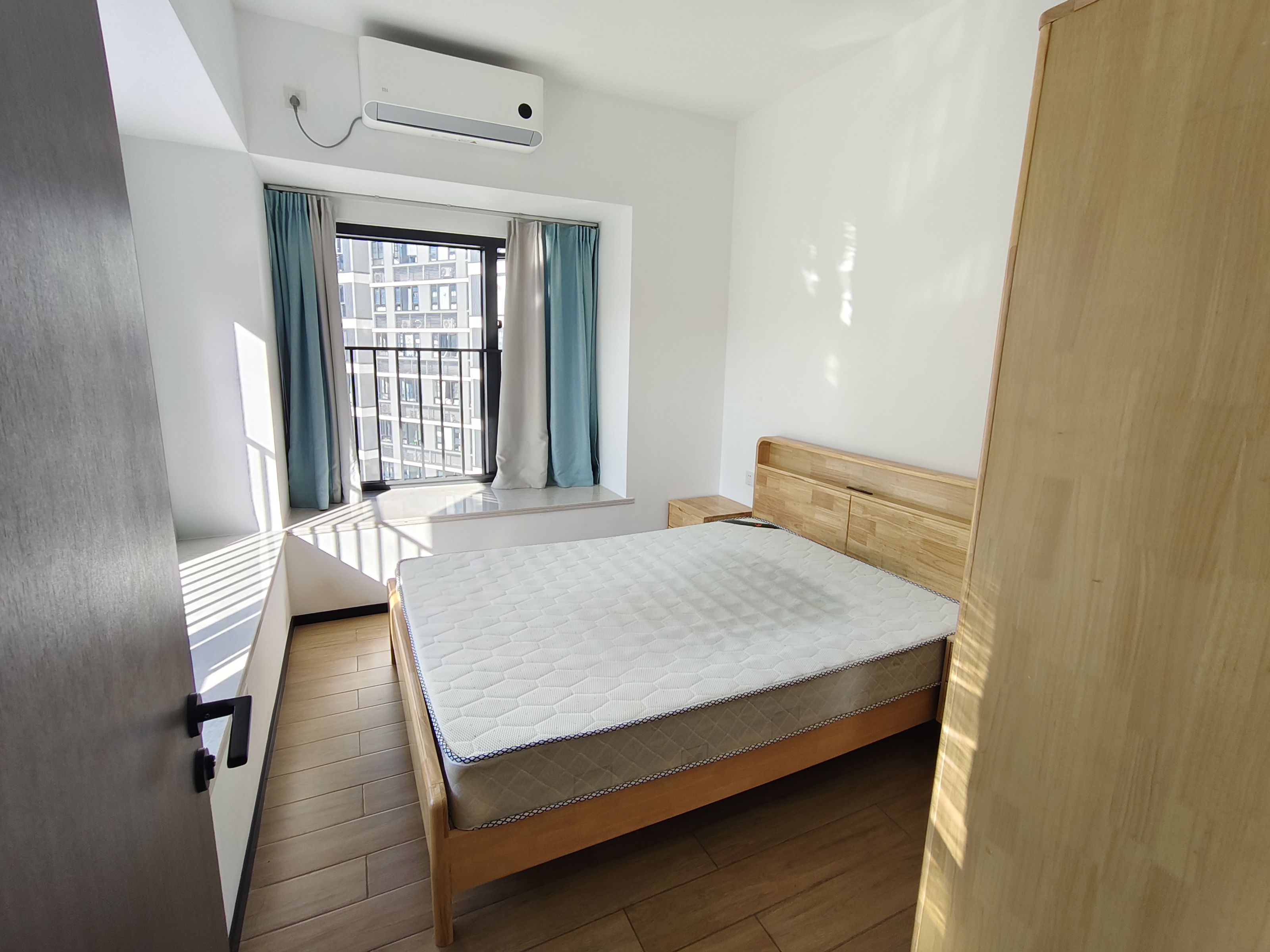 中海汇德里 4室2厅2卫 5500.0元/月 中海汇德里 4室2厅2卫 5500.0元/月室内图