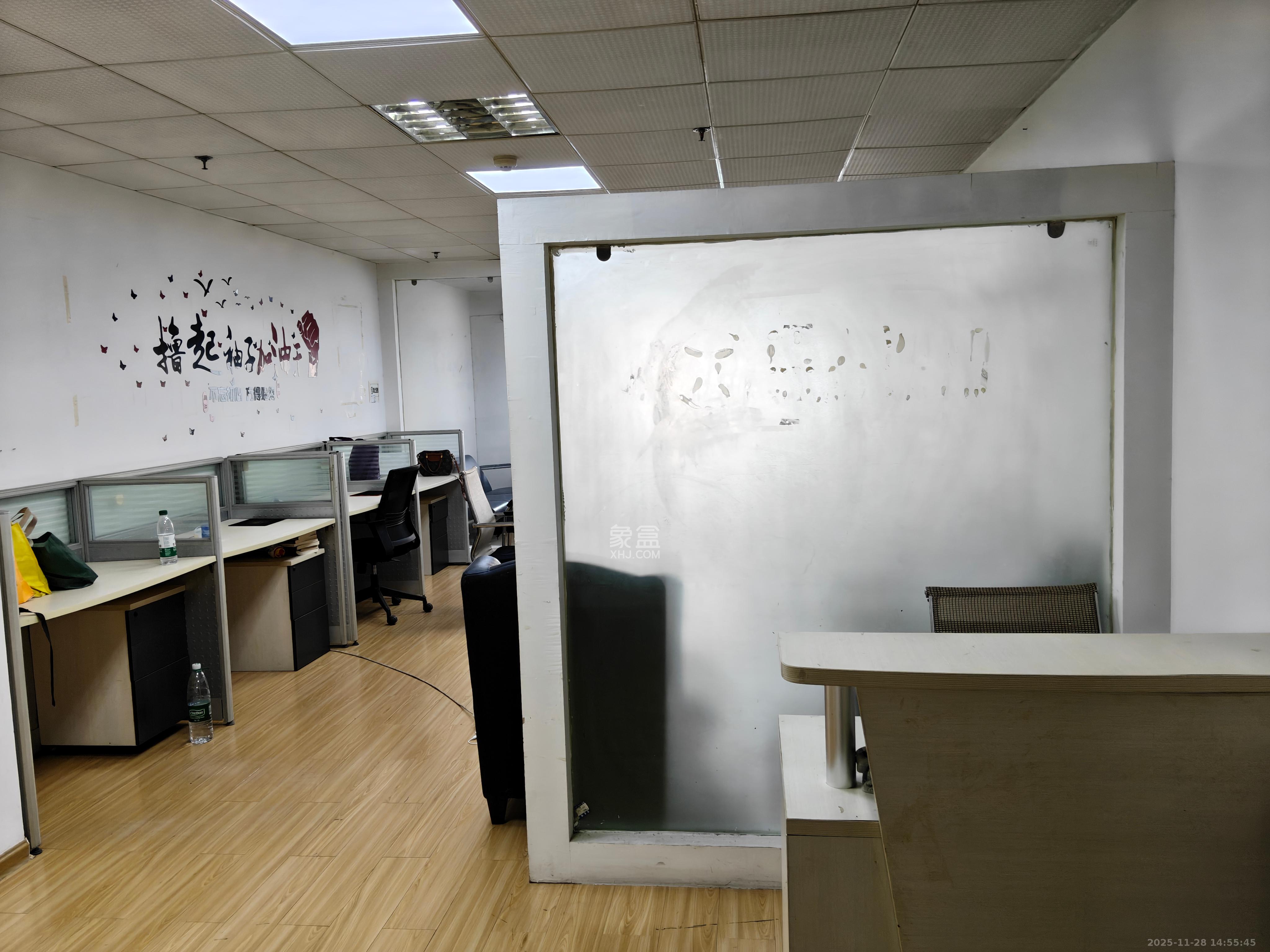 蓝色地标 1室1厅0卫 2000.0元/月 蓝色地标 1室1厅0卫 2000.0元/月室内图