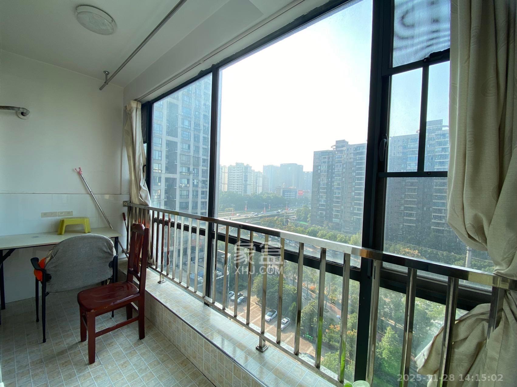 和庄  3室2厅2卫    2000.0元/月室内图