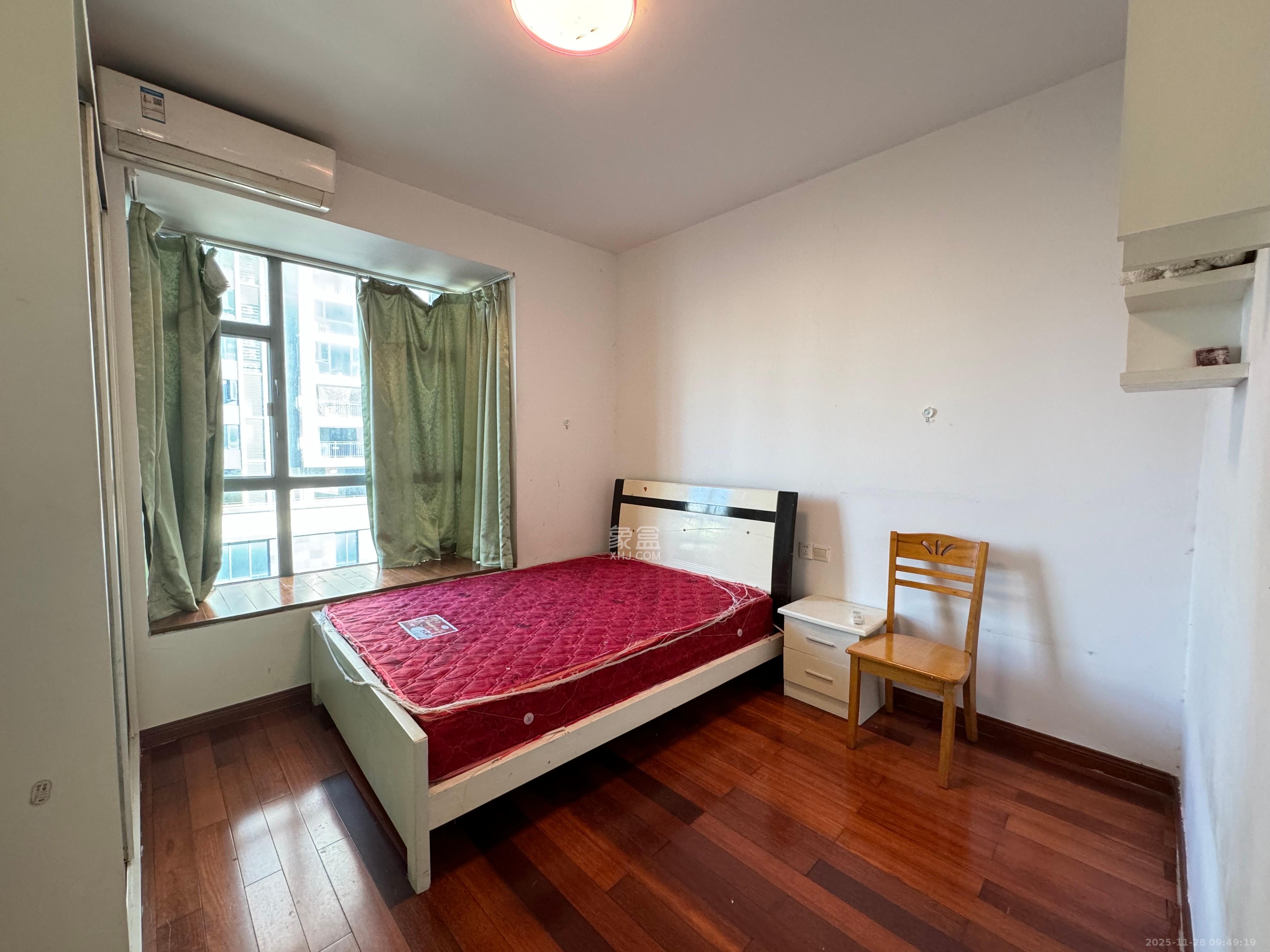 书香名邸  3室2厅2卫    2700.0元/月室内图