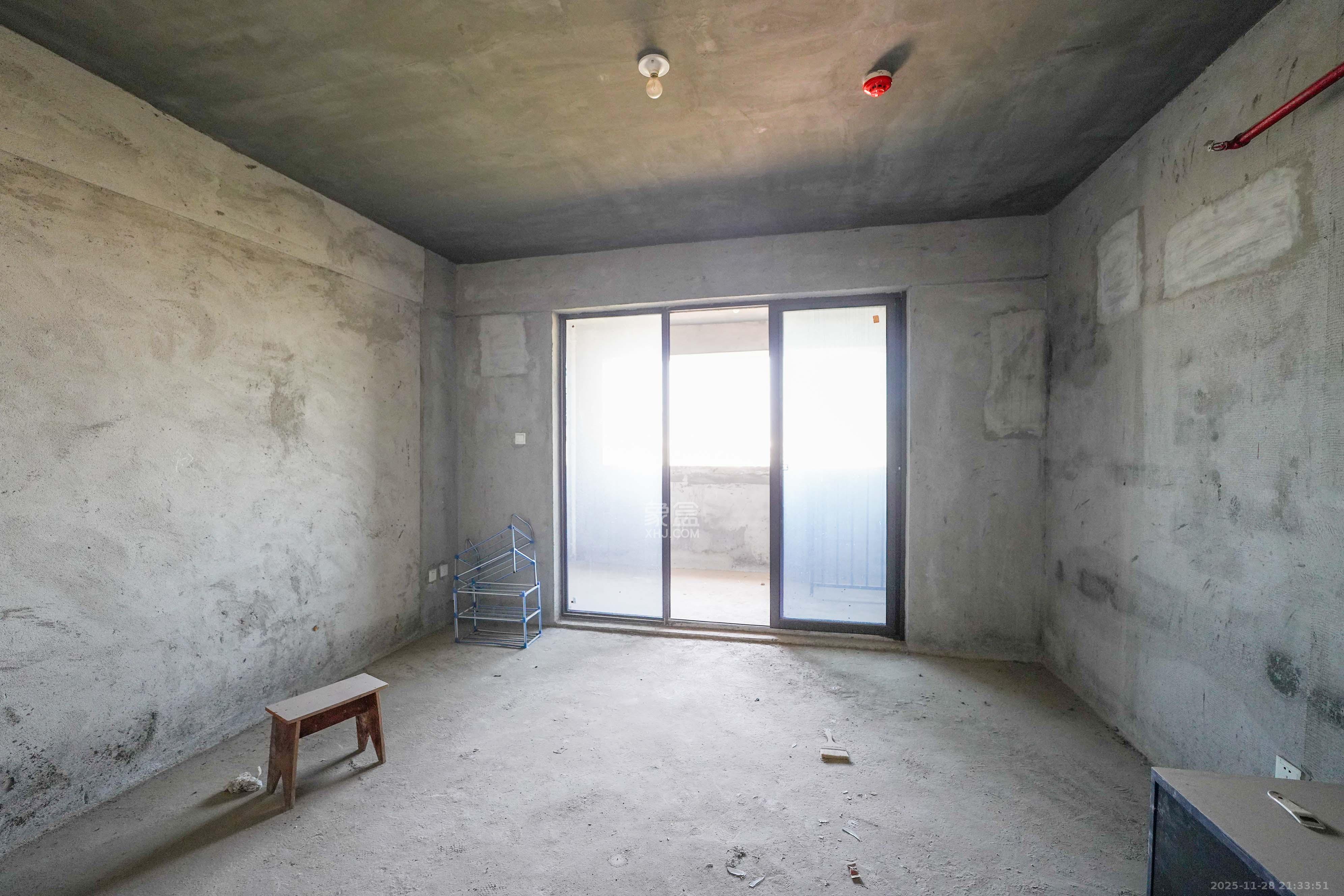 橘郡礼顿山 1室1厅1卫 20.0万 橘郡礼顿山 1室1厅1卫 20.0万客厅