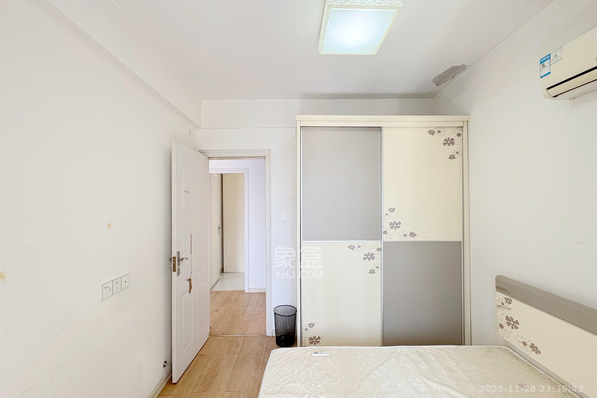 铂宫  2室1厅1卫    110.0万卧室