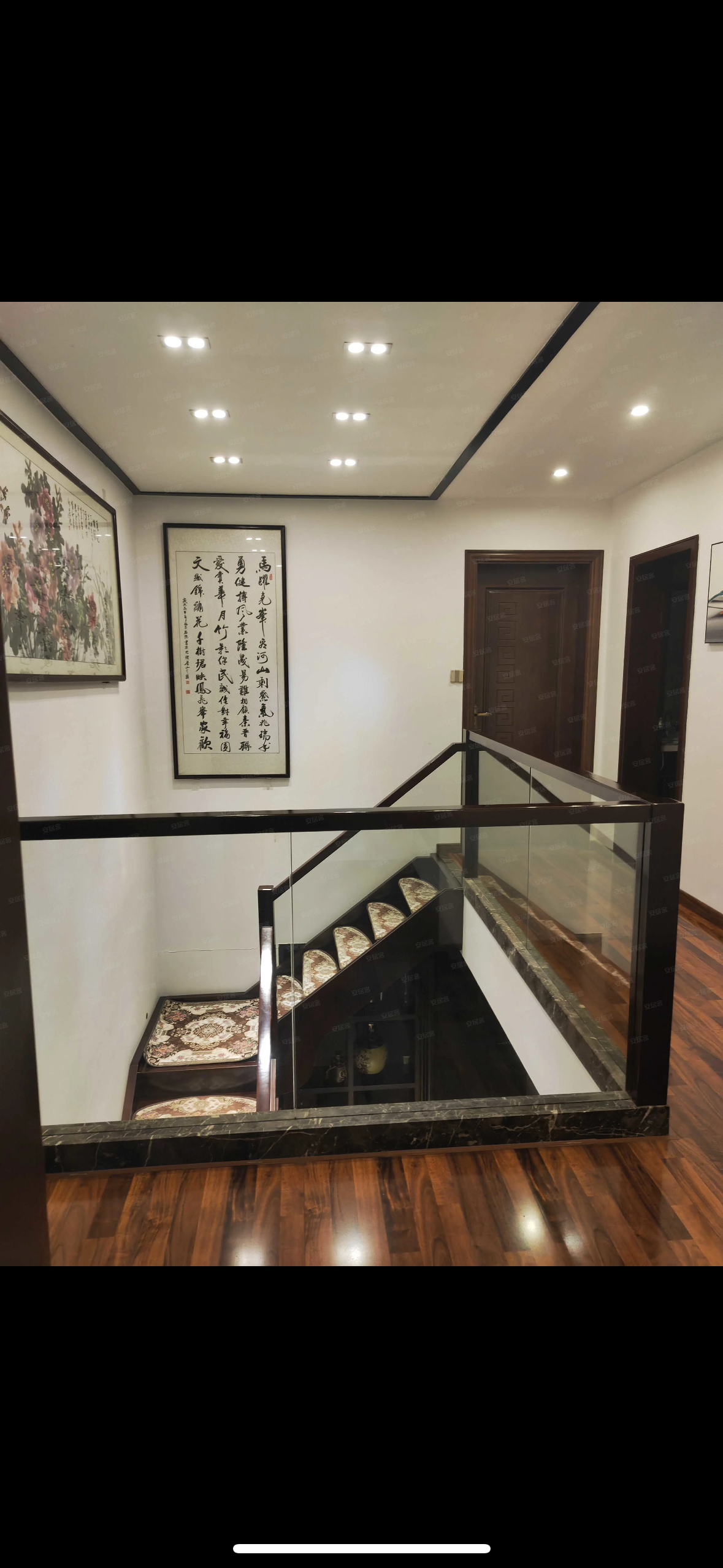 创景外滩  5室2厅3卫    105.0万客厅