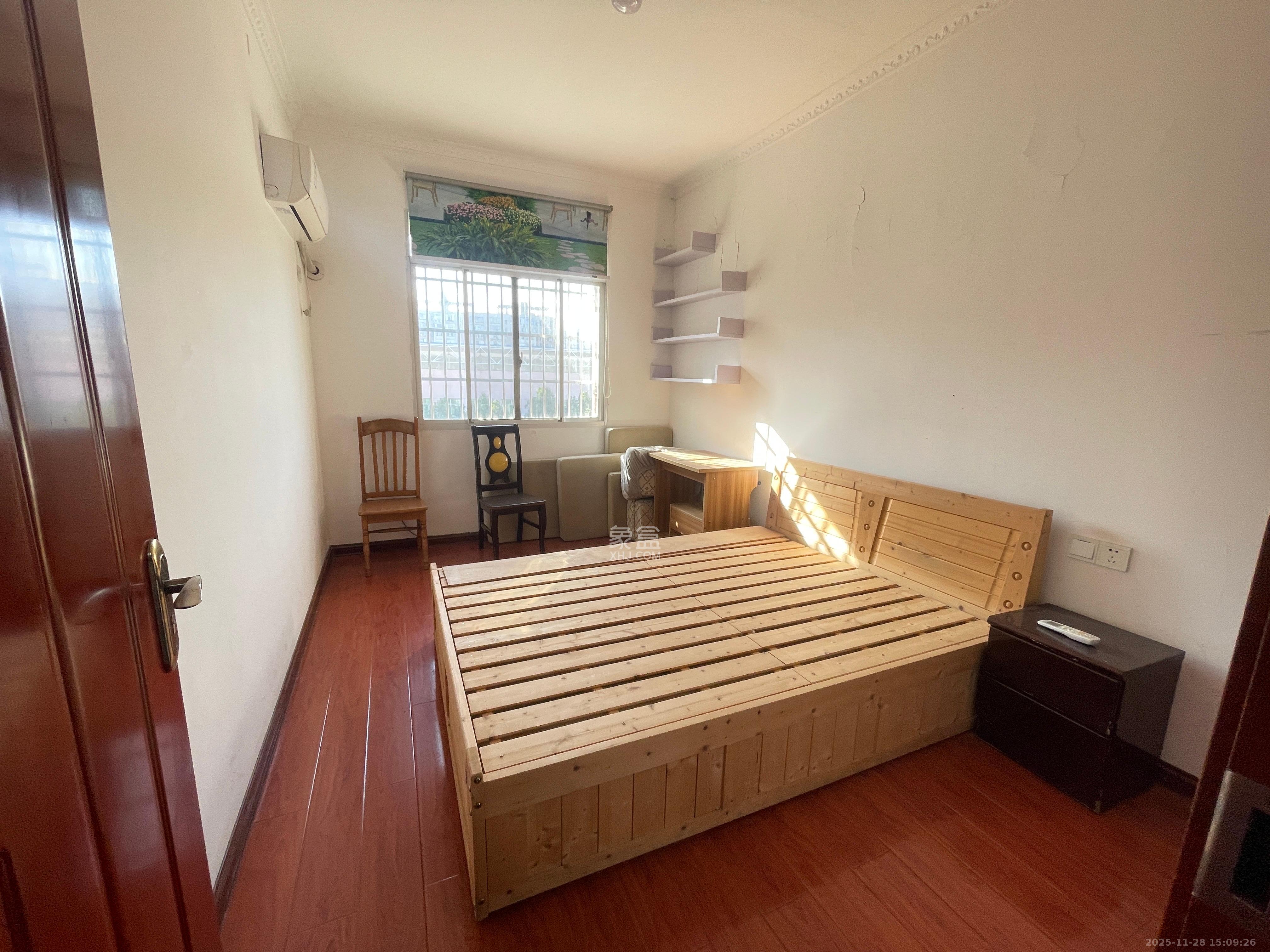 湖南食品药品职业学院(北校区)  1室0厅0卫    1300.0元/月