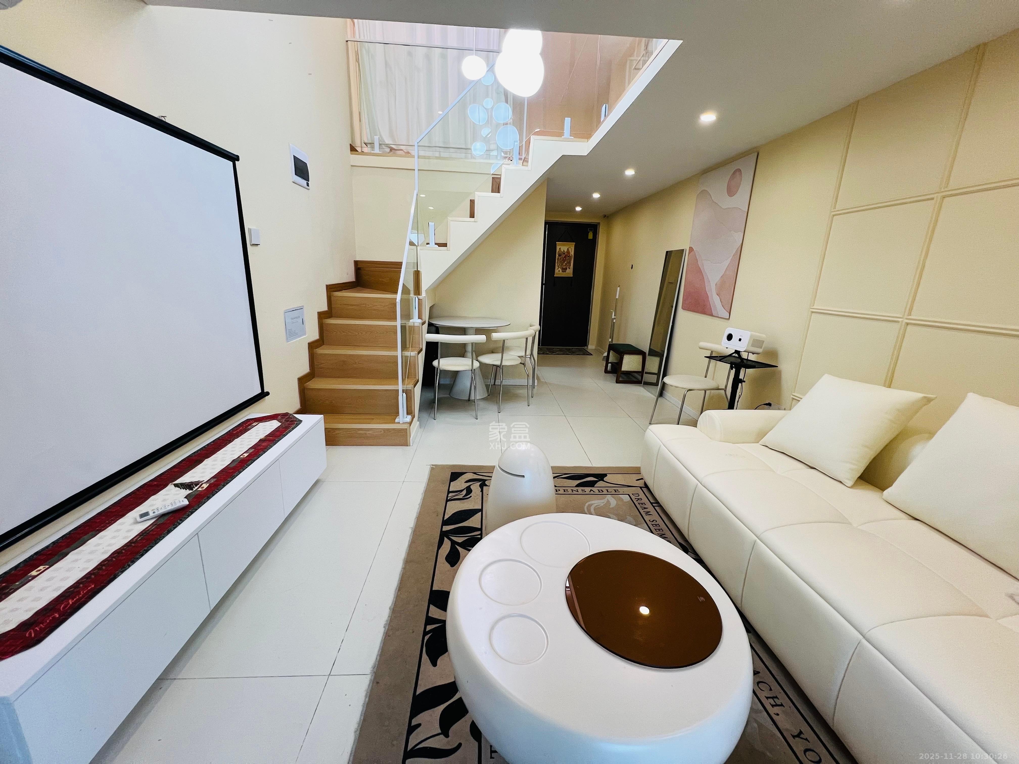 复地滨江金融中心  2室1厅1卫    2300.0元/月室内图