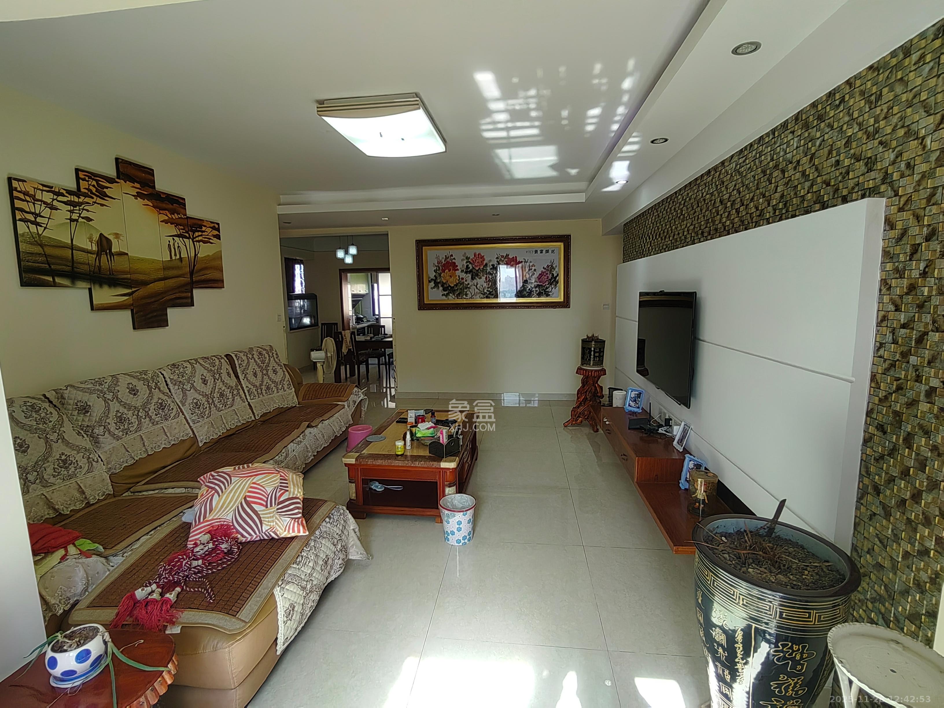 旭辉华庭 3室2厅2卫 2000.0元/月 旭辉华庭 3室2厅2卫 2000.0元/月室内图