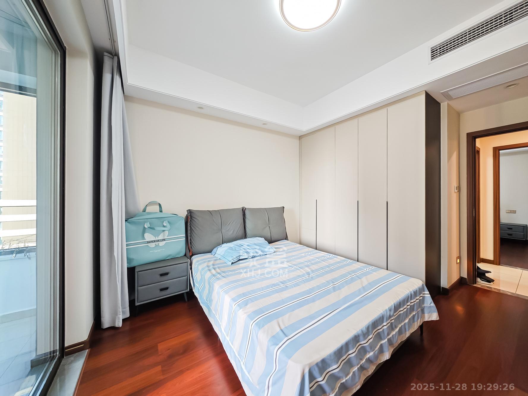 中欣楚天御府E区 4室2厅2卫 218.0万 中欣楚天御府E区 4室2厅2卫 218.0万卧室