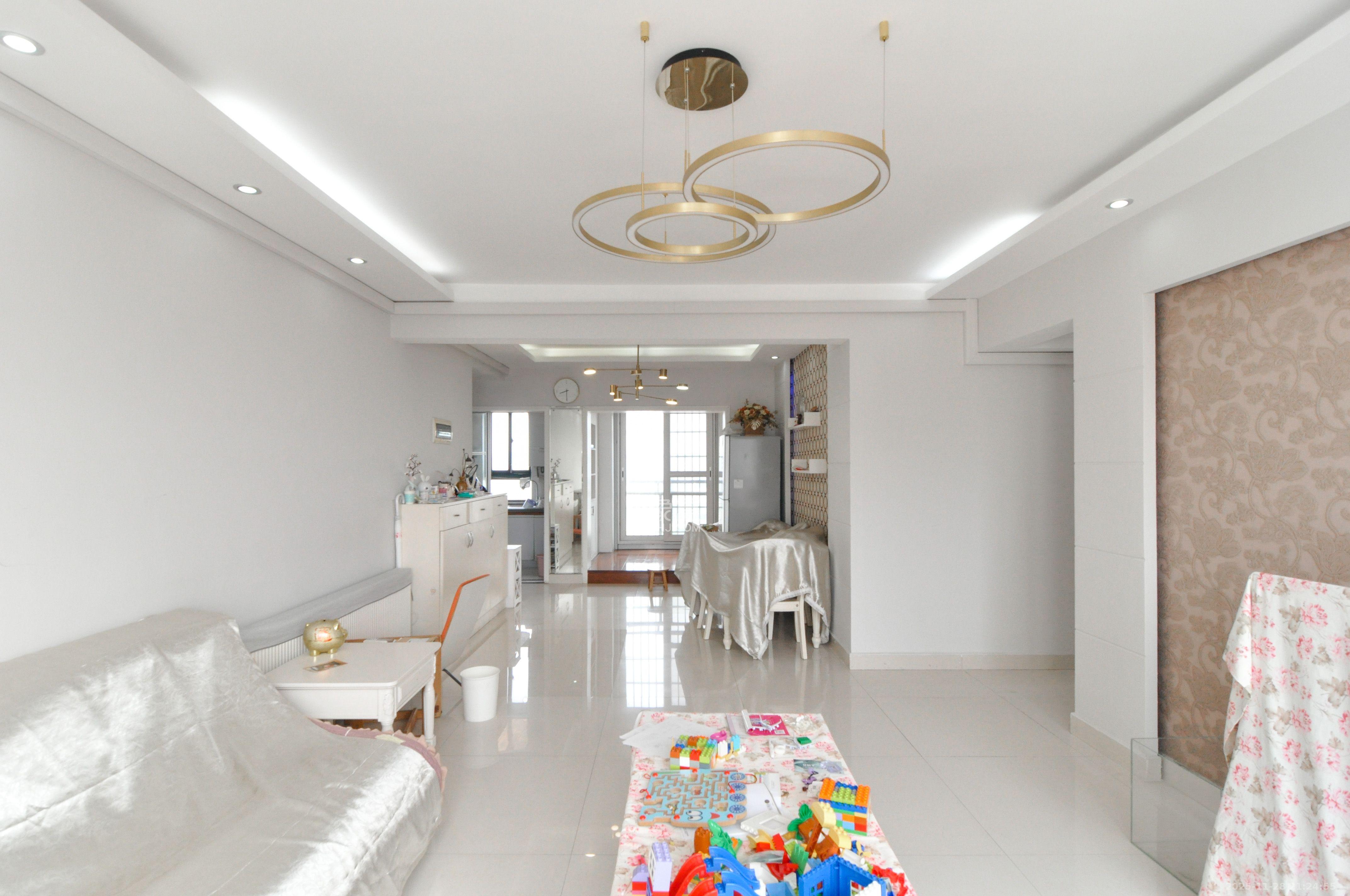 高鑫麓城  3室2厅2卫    2800.0元/月室内图