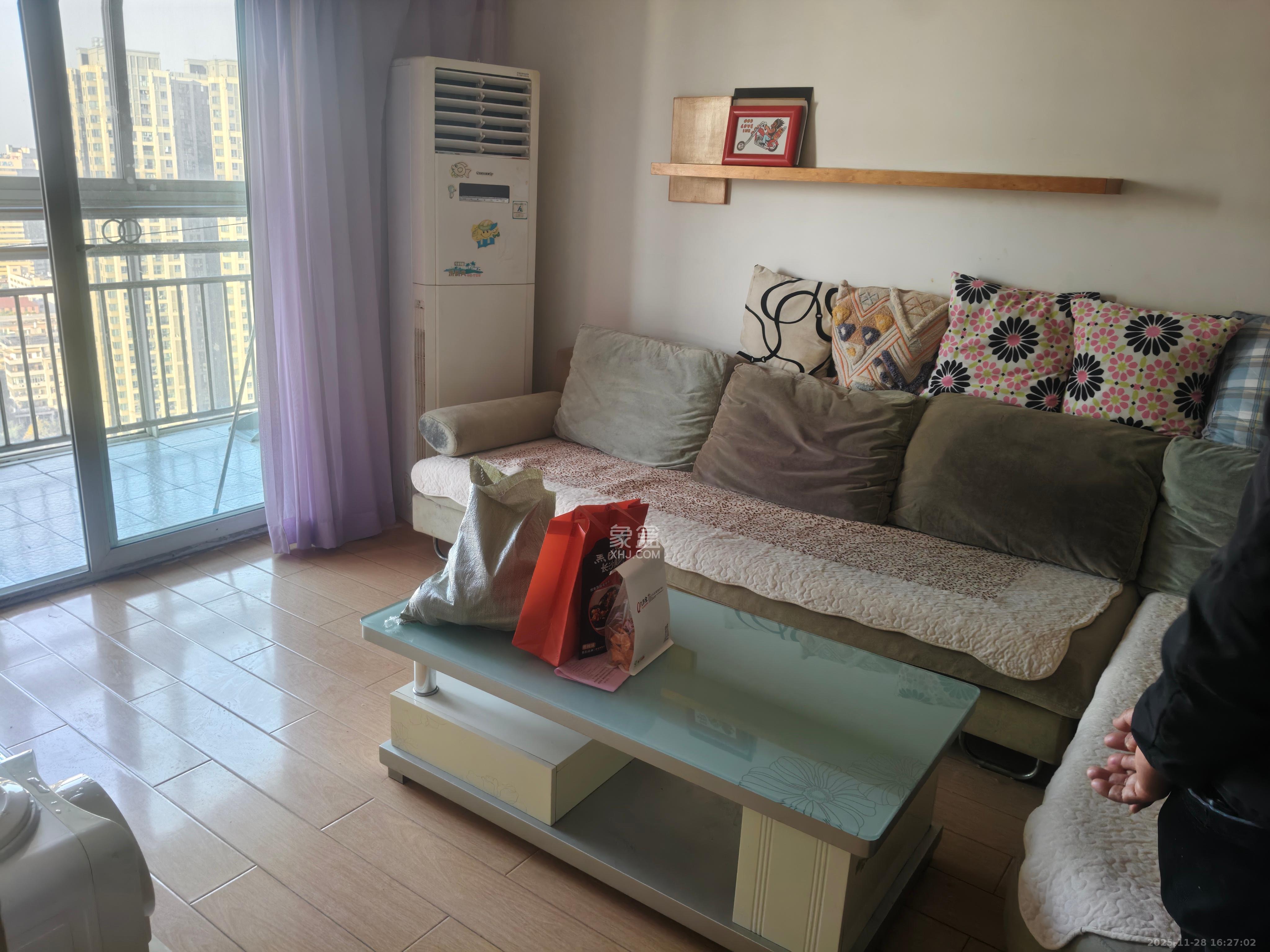 新芙蓉之都 1室2厅1卫 2500.0元/月 新芙蓉之都 1室2厅1卫 2500.0元/月室内图