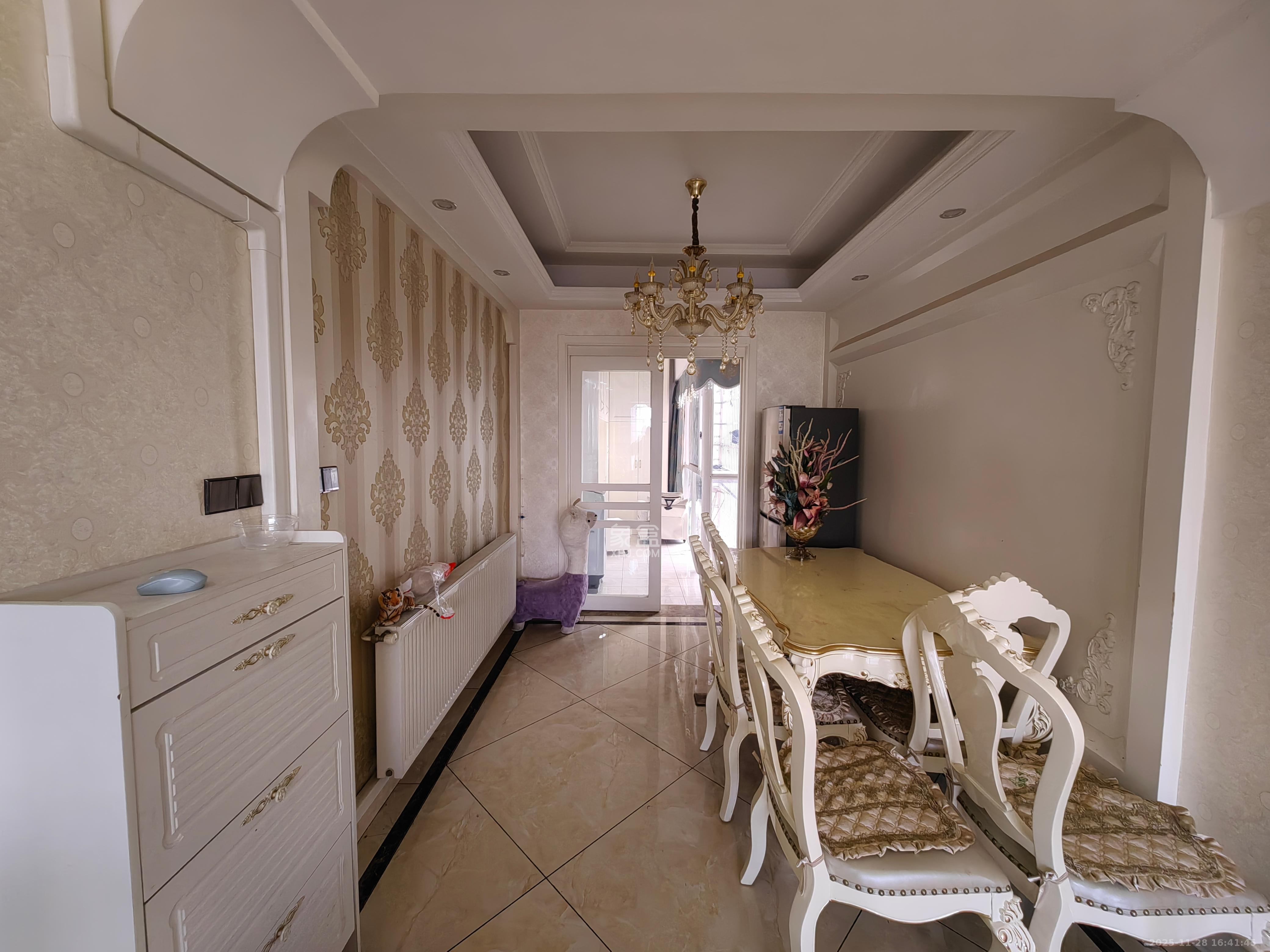 城市山水豪园(山水城市风景) 3室2厅2卫 2800.0元/月 城市山水豪园(山水城市风景) 3室2厅2卫 2800.0元/月室内图