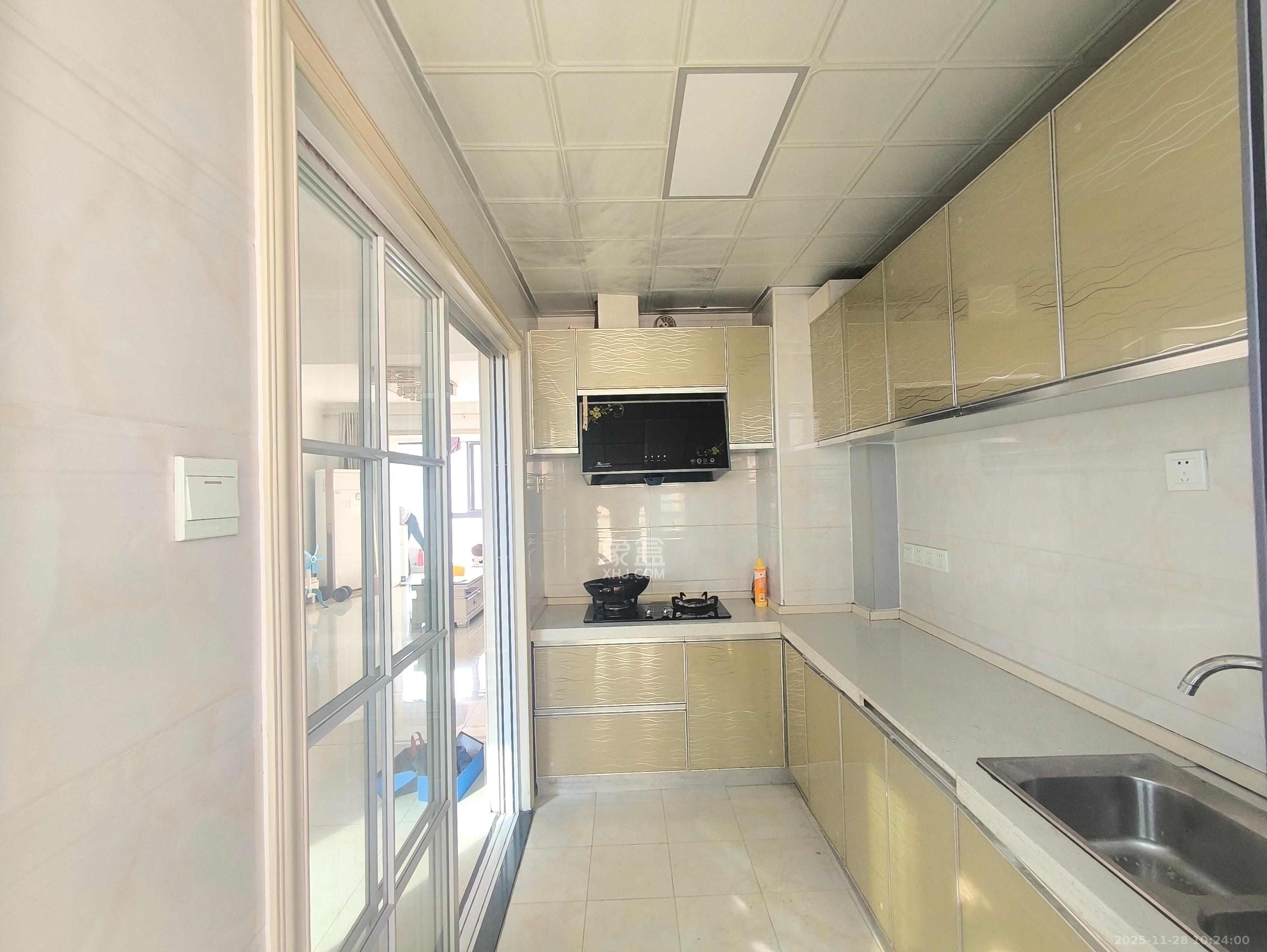 天健壹平方英里（天健芙蓉盛世二期）  4室2厅1卫    4500.0元/月室内图