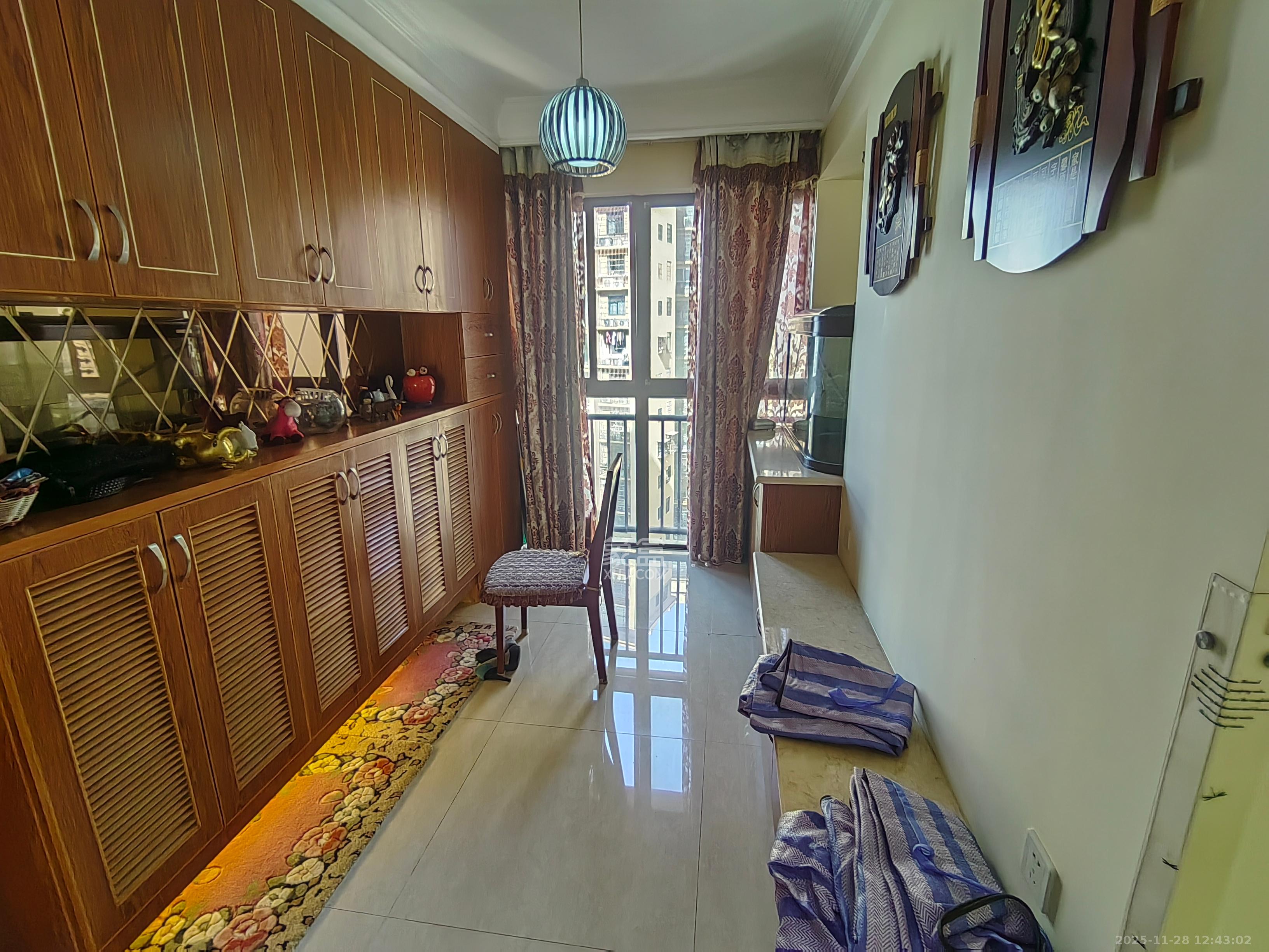 旭辉华庭 3室2厅2卫 2000.0元/月 旭辉华庭 3室2厅2卫 2000.0元/月室内图