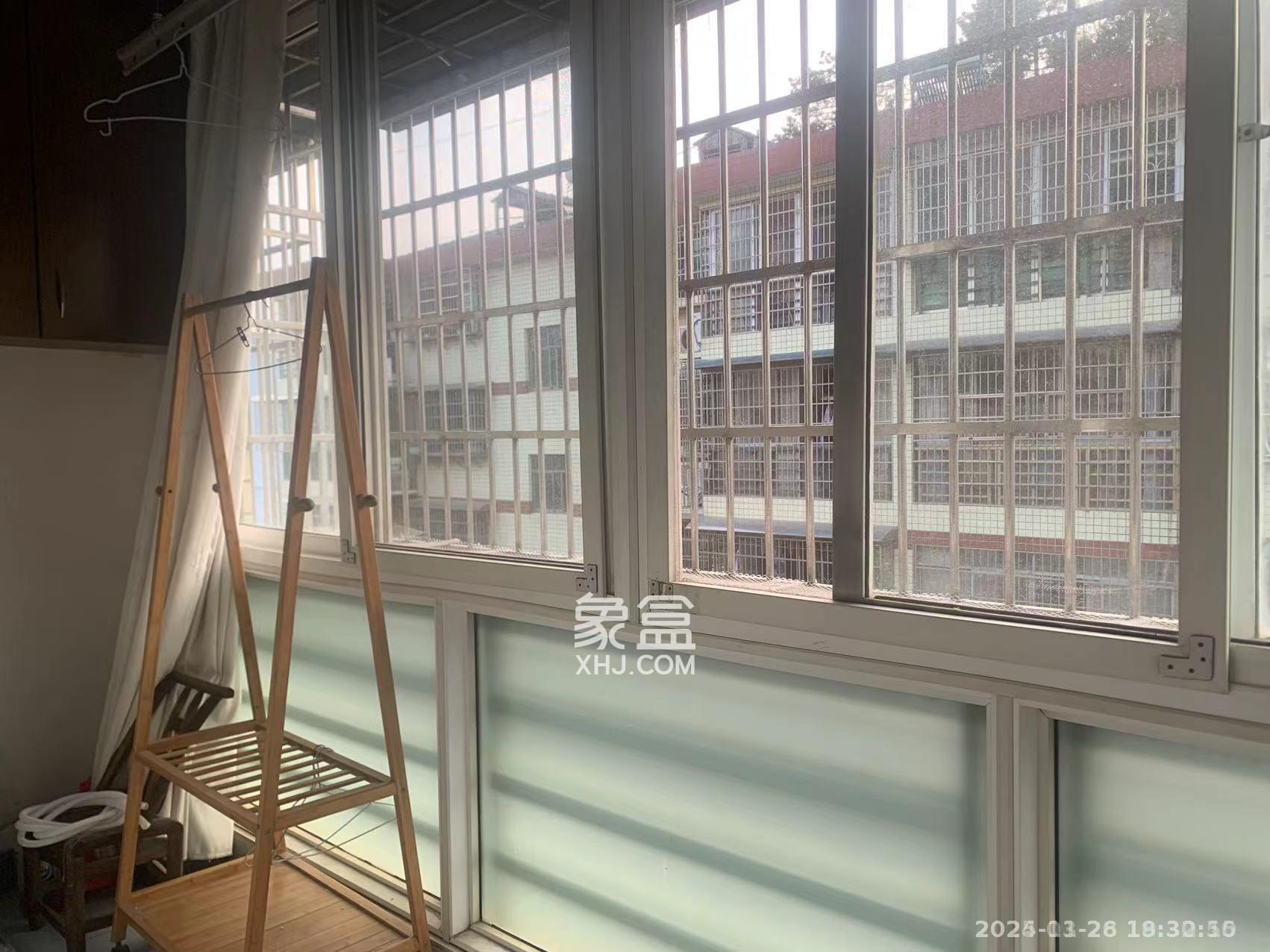 青青家园 3室2厅2卫 1800.0元/月 青青家园 3室2厅2卫 1800.0元/月室内图