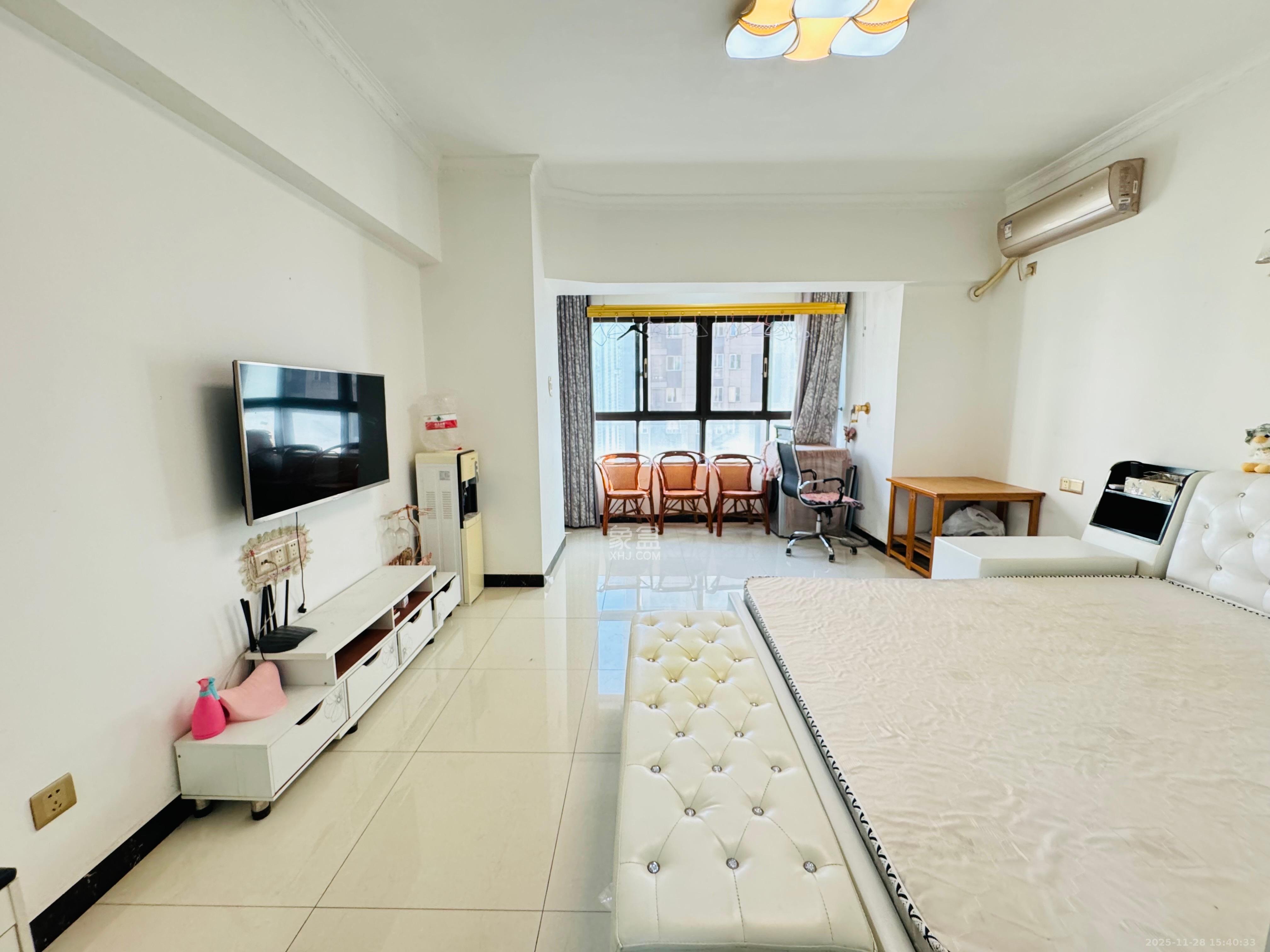 当代滨江MOMA  1室0厅1卫    1500.0元/月