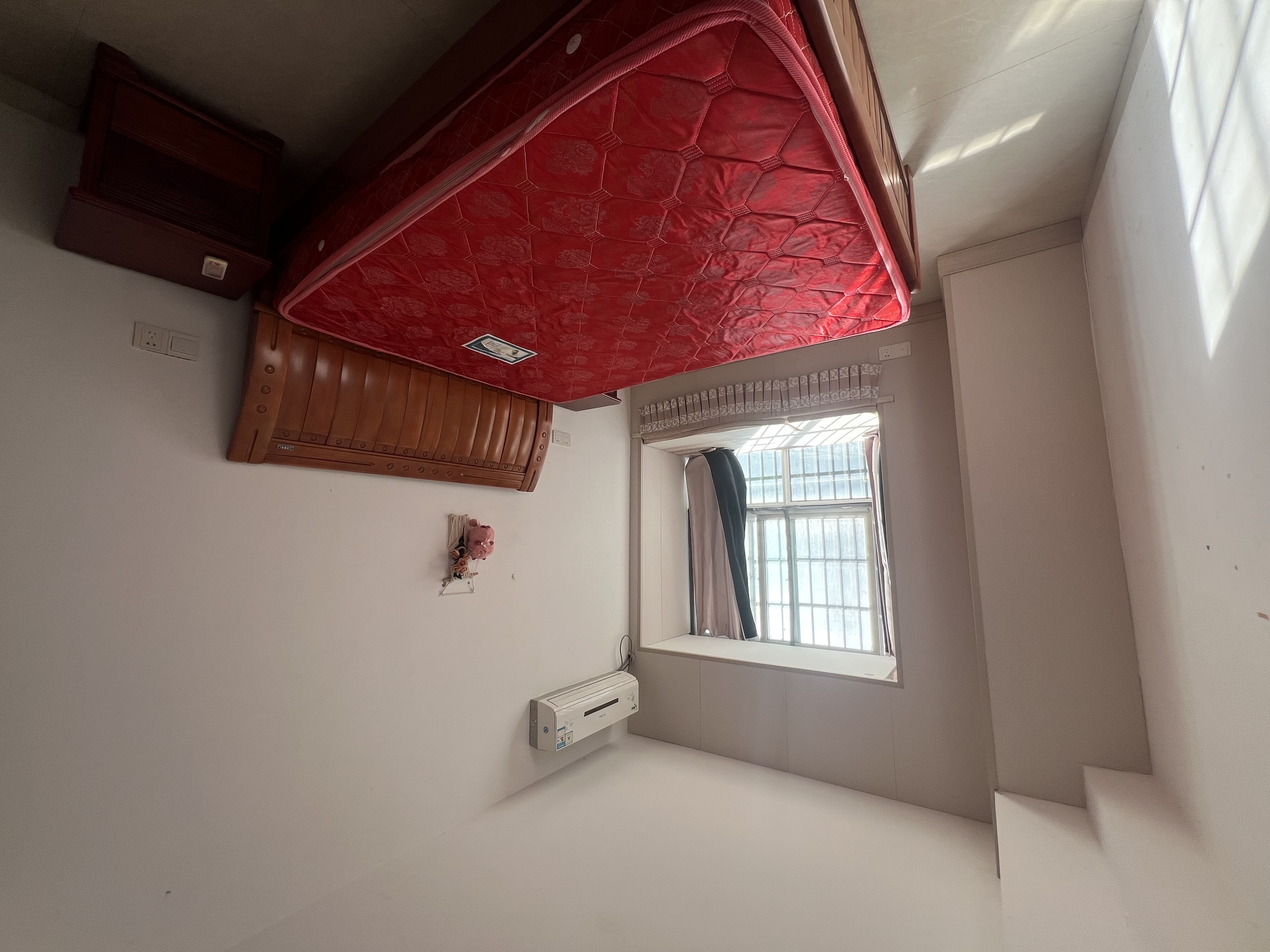 冠都现代城（冠都幸福彼岸）  3室2厅2卫    1700.0元/月室内图