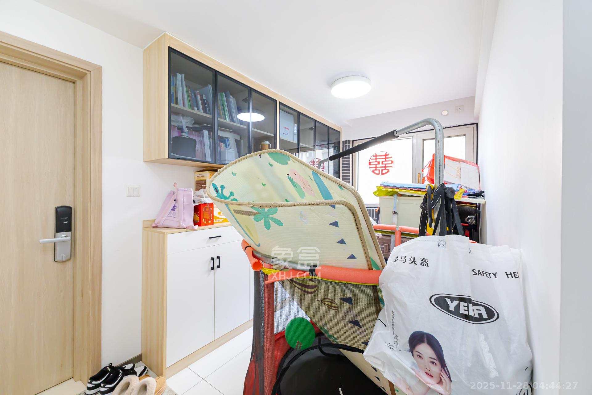 时代倾城五期 4室2厅2卫 87.0万 时代倾城五期 4室2厅2卫 87.0万卧室