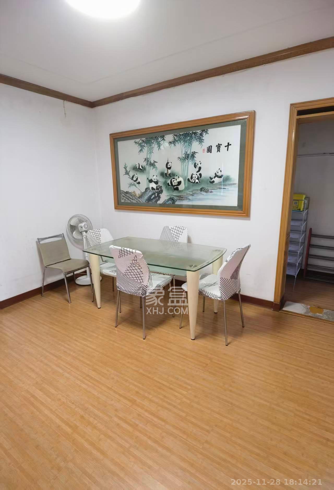 体育局宿舍 1室1厅1卫 800.0元/月 体育局宿舍 1室1厅1卫 800.0元/月室内图