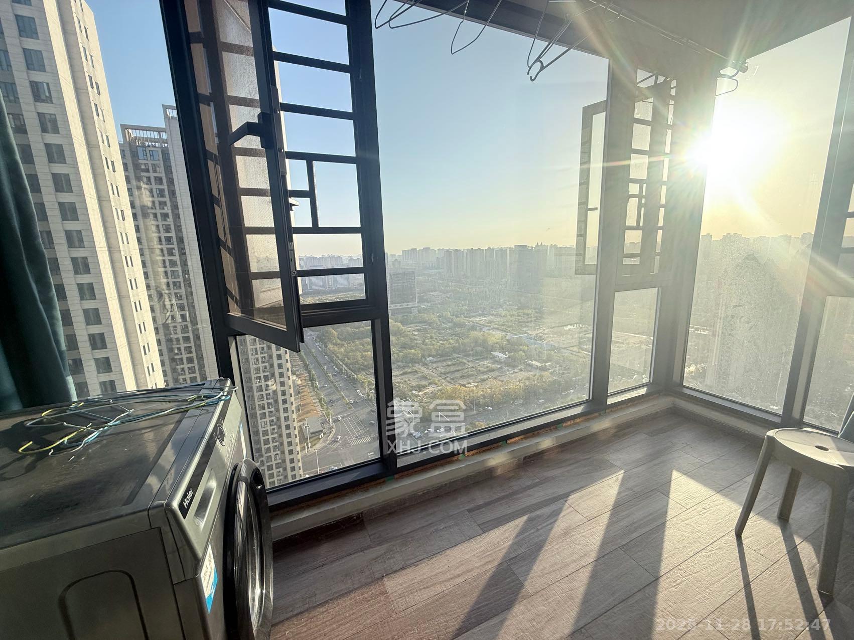 绿地长沙城际空间站（绿地新里佳苑）  3室2厅2卫    3400.0元/月