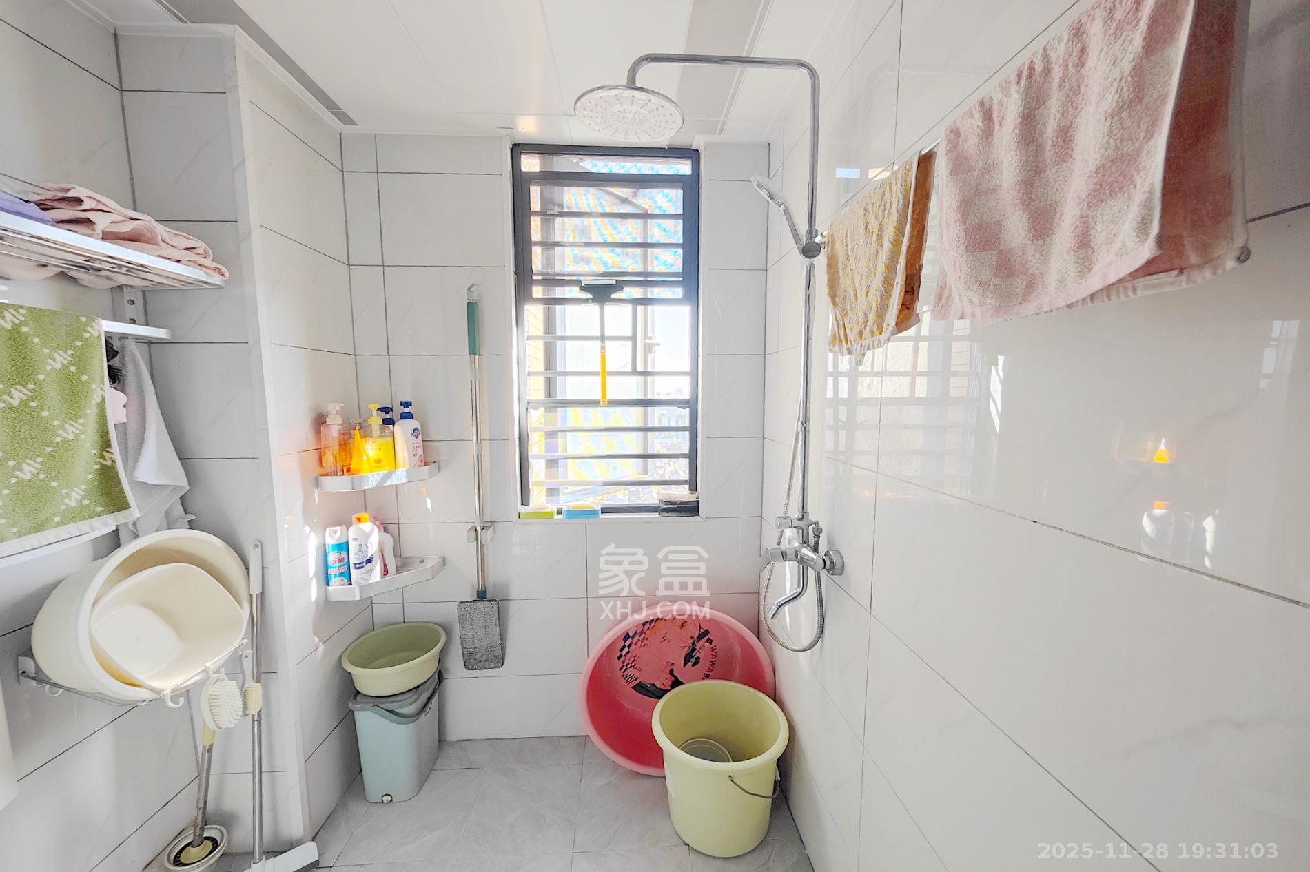 新城新世界四期柏樾  4室2厅2卫    163.8万其他