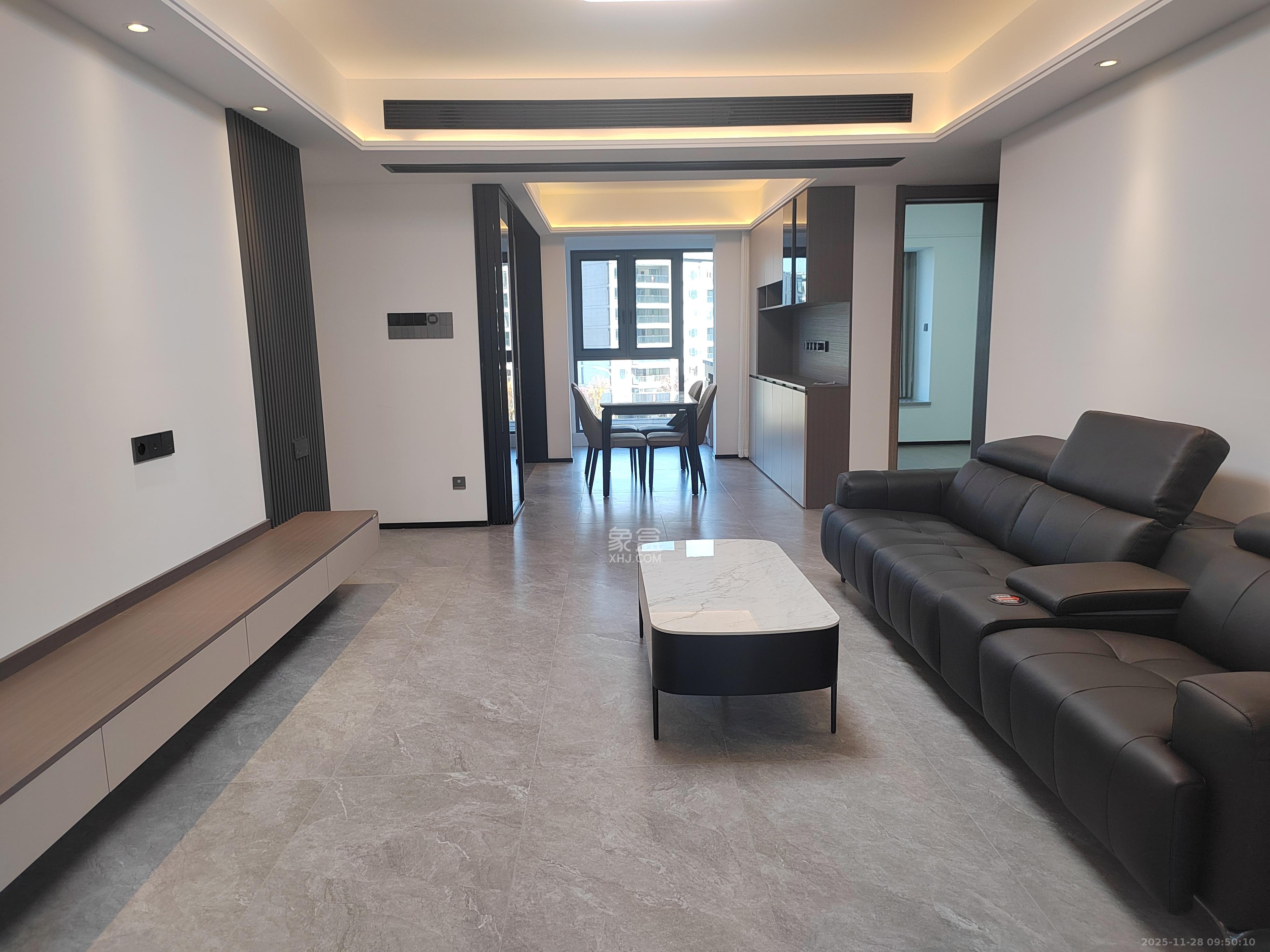 万科森林公园  4室2厅2卫    4700.0元/月