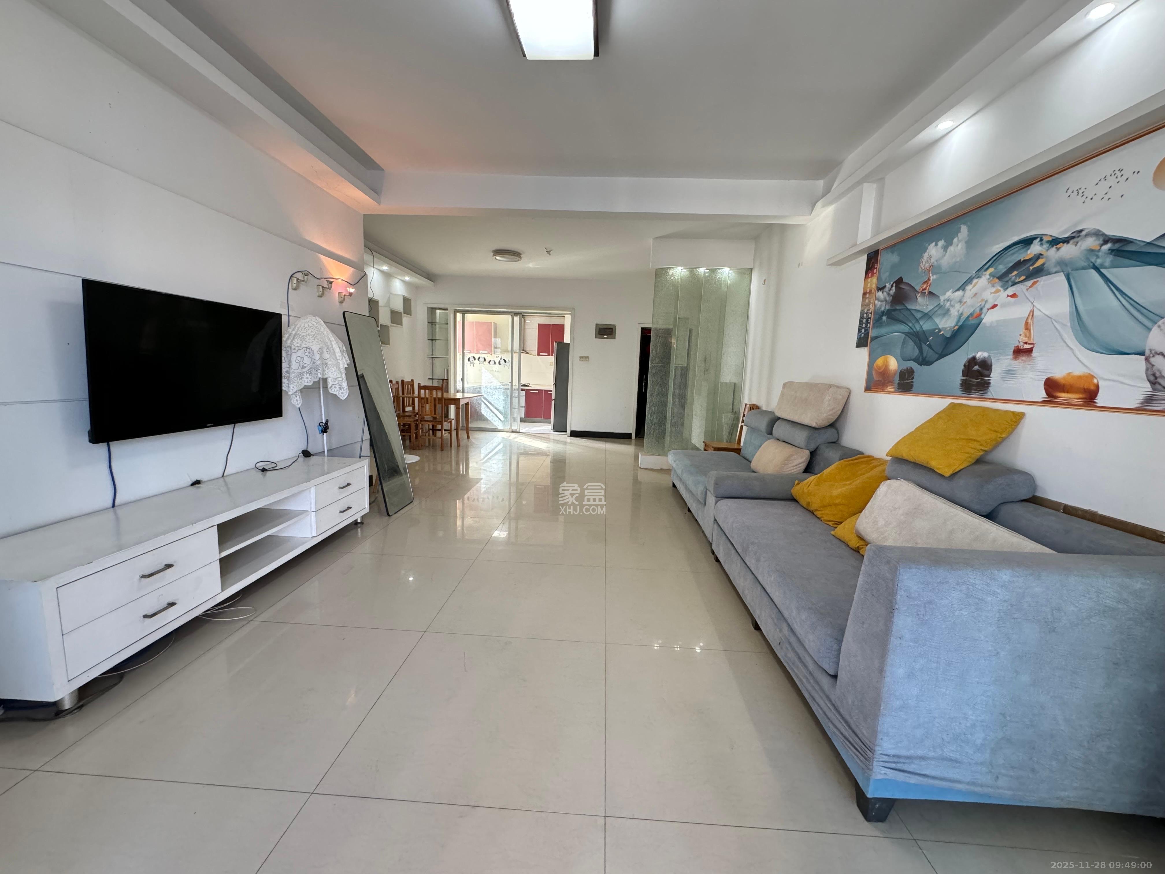 书香名邸  3室2厅2卫    2700.0元/月室内图1