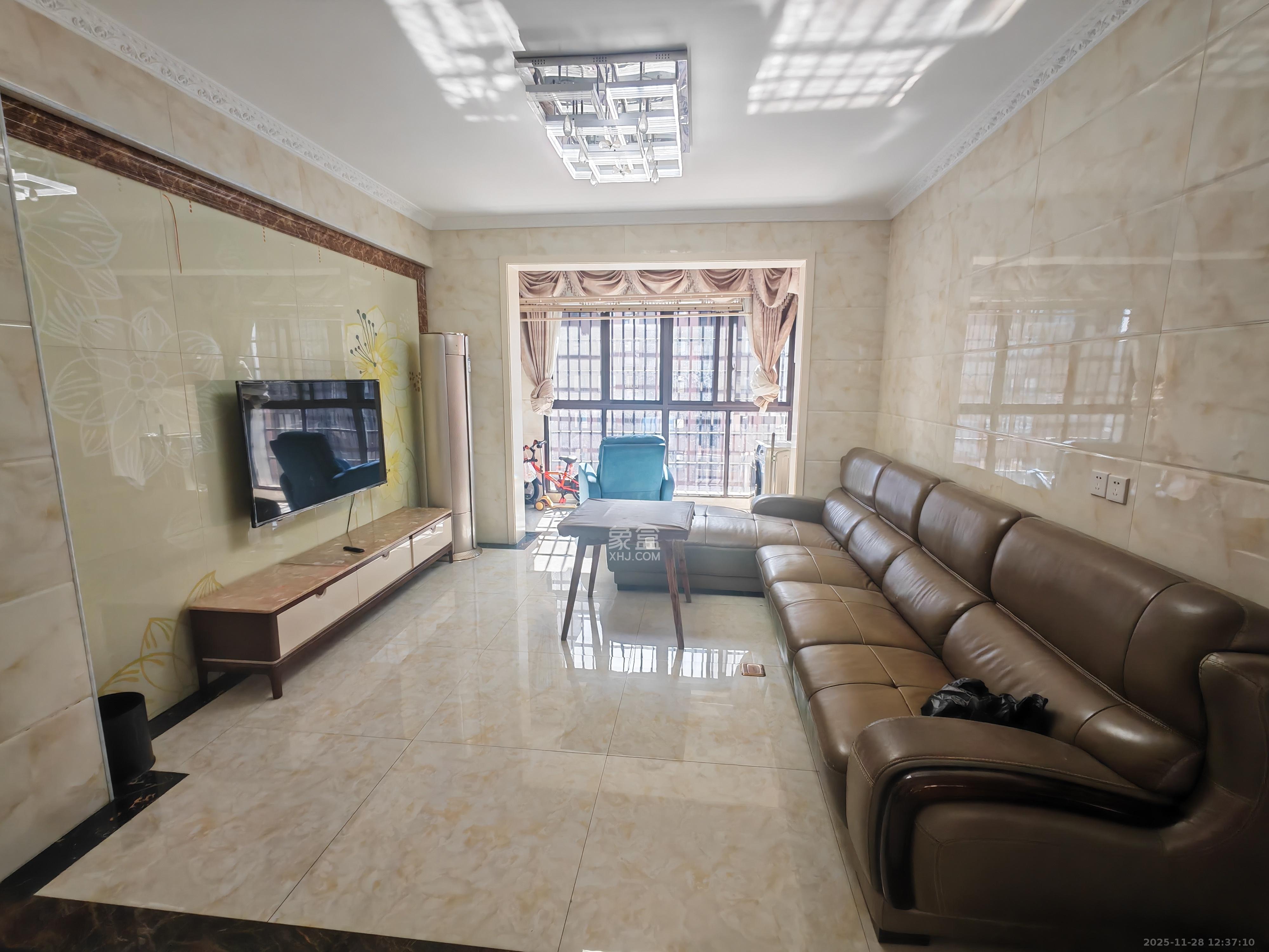 中冶中央公园  3室2厅2卫    2700.0元/月