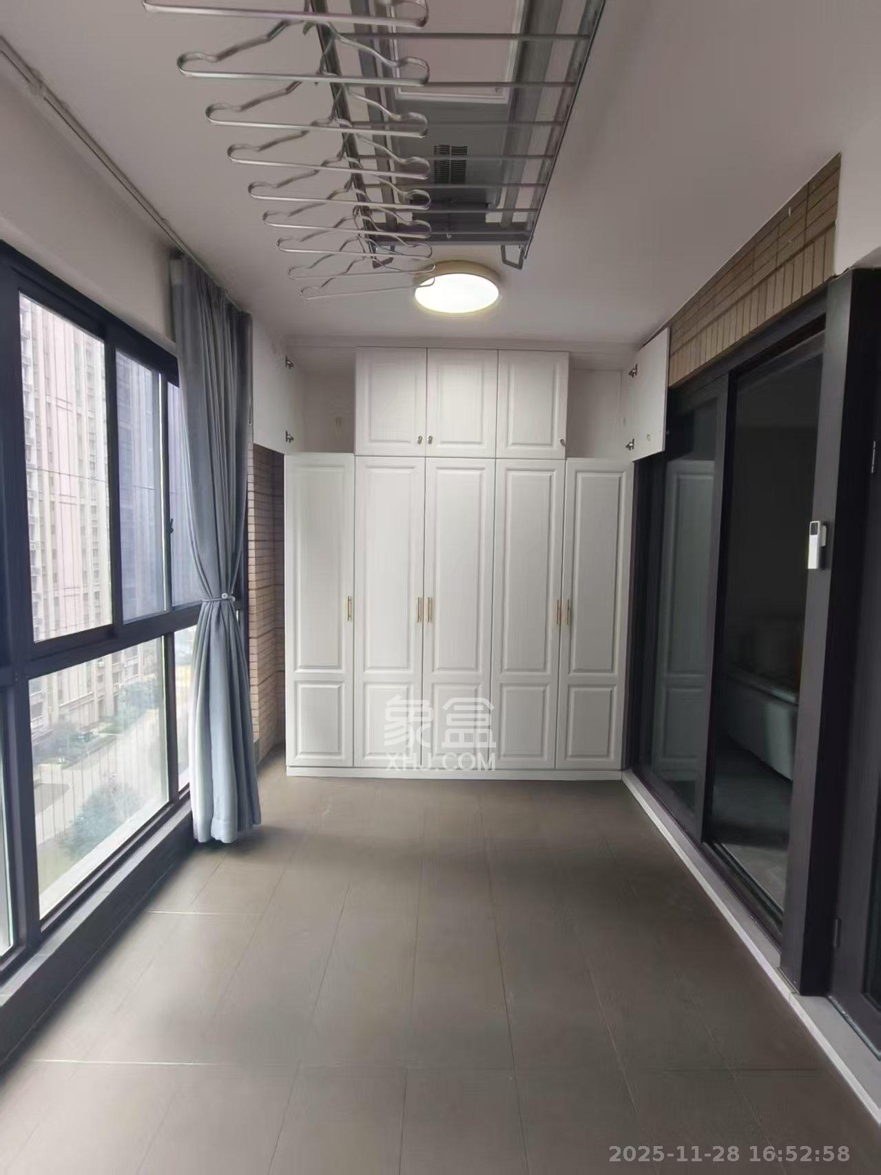 时代倾城四期 2室2厅1卫 2000.0元/月 时代倾城四期 2室2厅1卫 2000.0元/月室内图