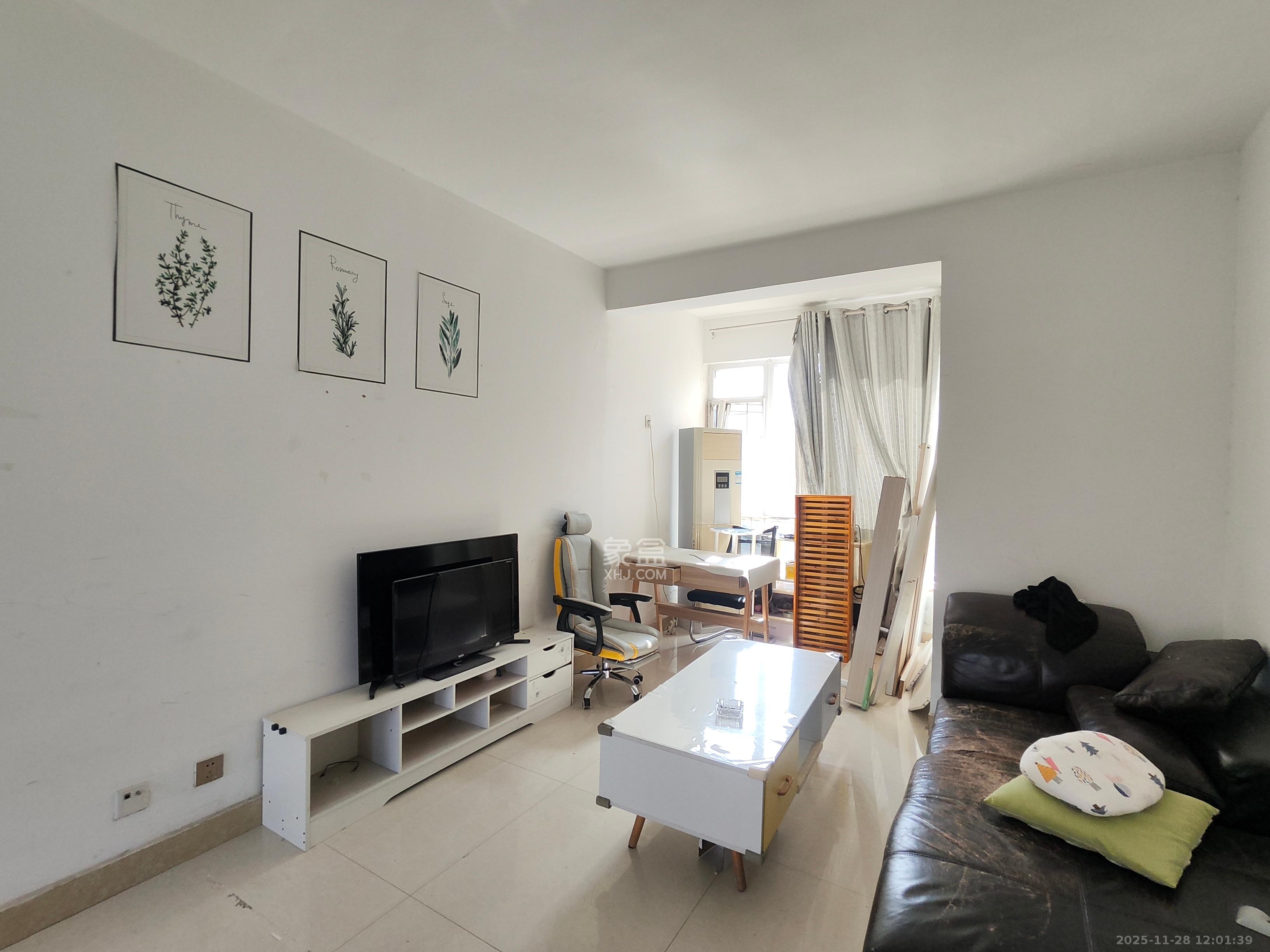 泊爱蓝湾  2室1厅1卫    2200.0元/月