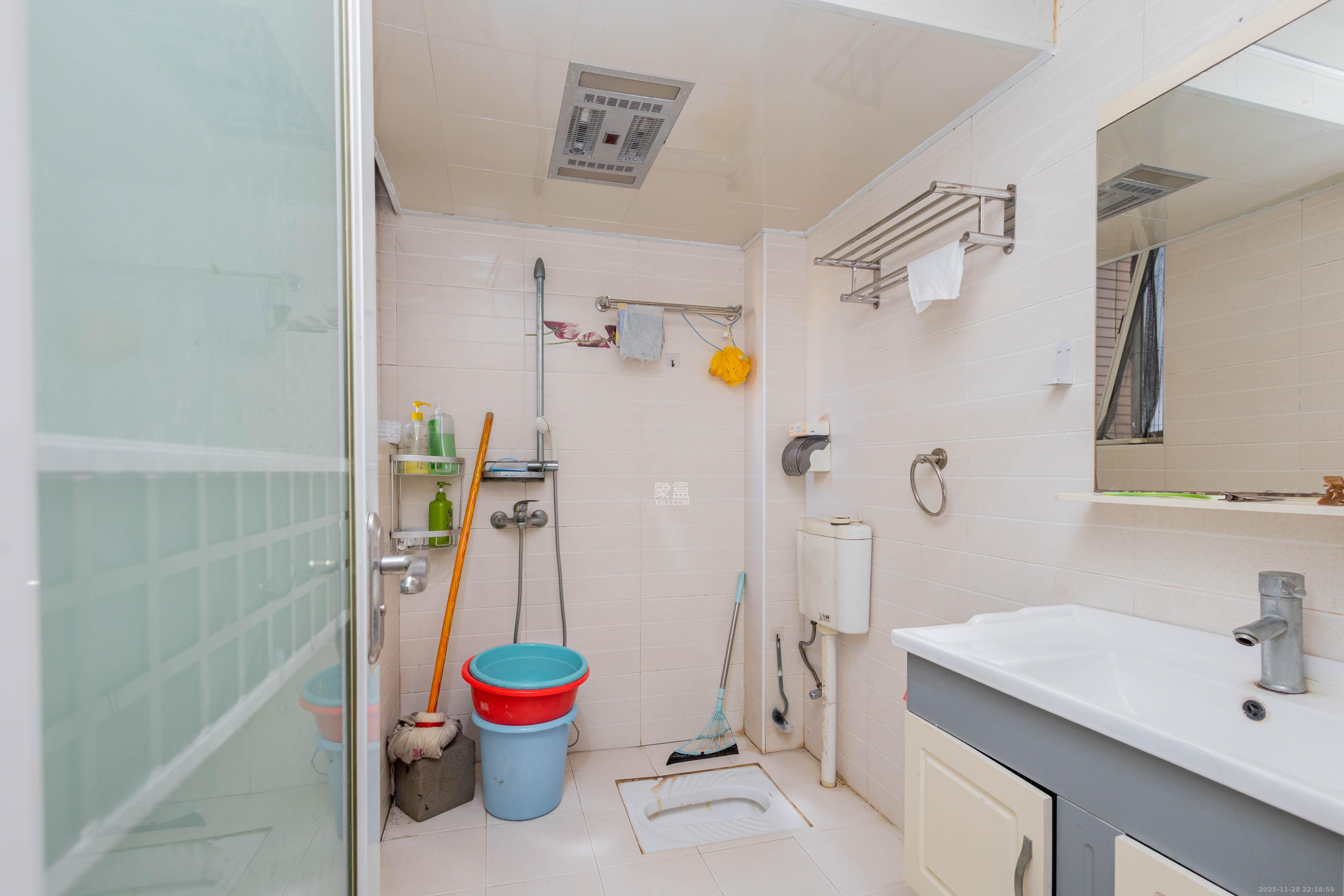 东业苹果社区 3室2厅2卫 62.0万 东业苹果社区 3室2厅2卫 62.0万卫生间