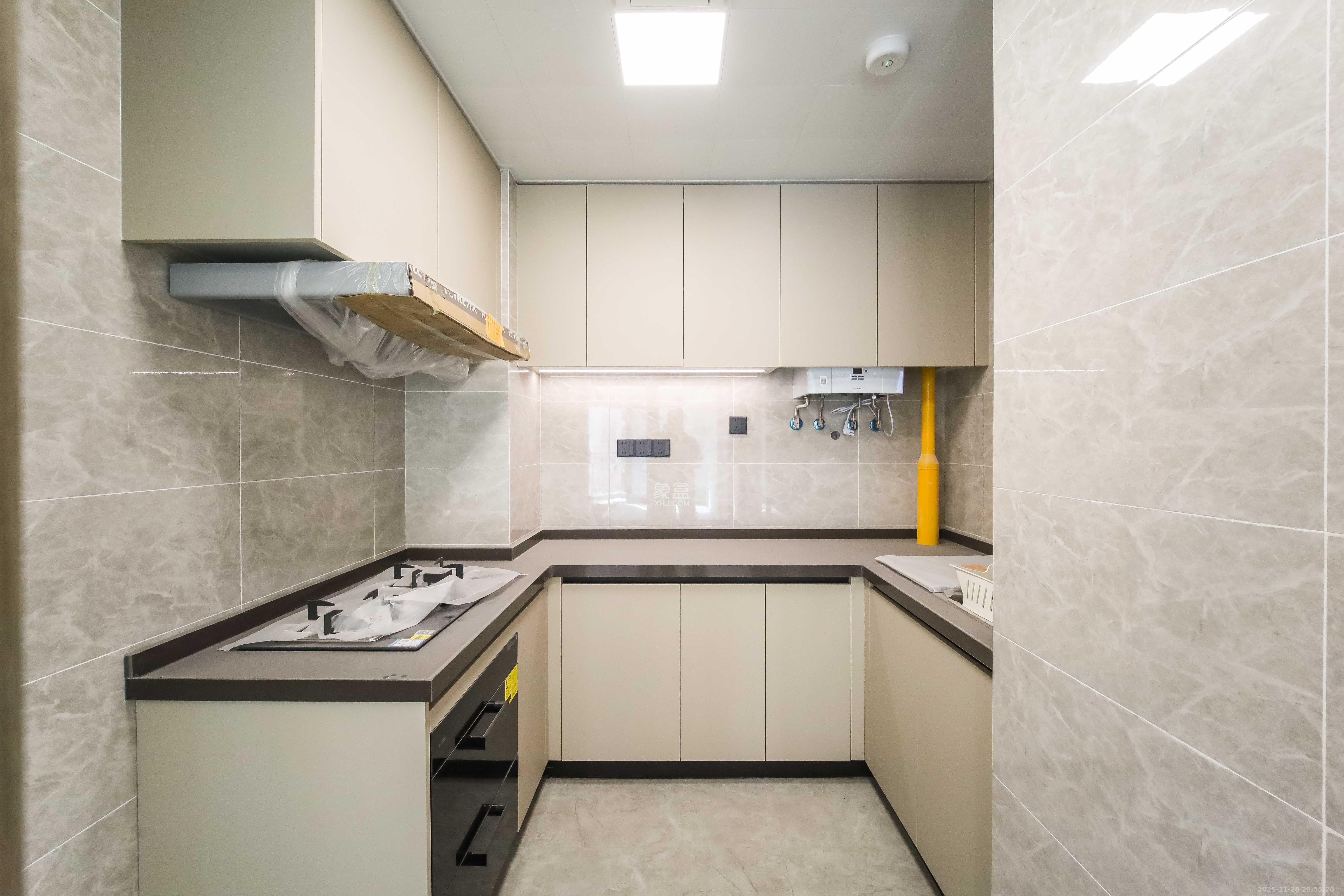 德奥上河城章 3室2厅2卫 150.0万 德奥上河城章 3室2厅2卫 150.0万厨房