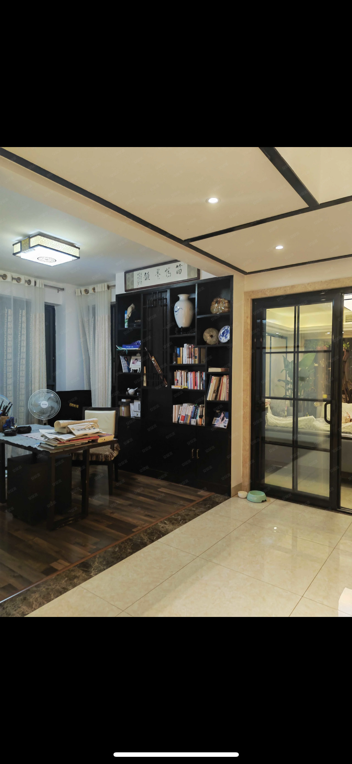 创景外滩  5室2厅3卫    105.0万客厅