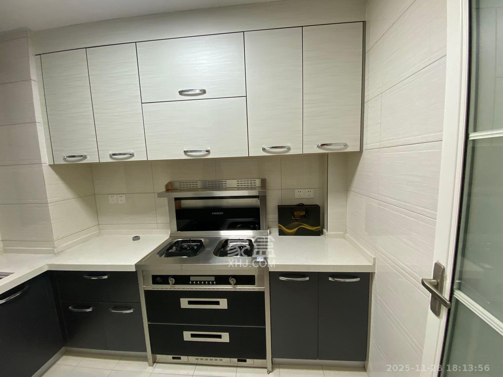 阳光城尚东湾青云苑 3室2厅2卫 2600.0元/月 阳光城尚东湾青云苑 3室2厅2卫 2600.0元/月室内图