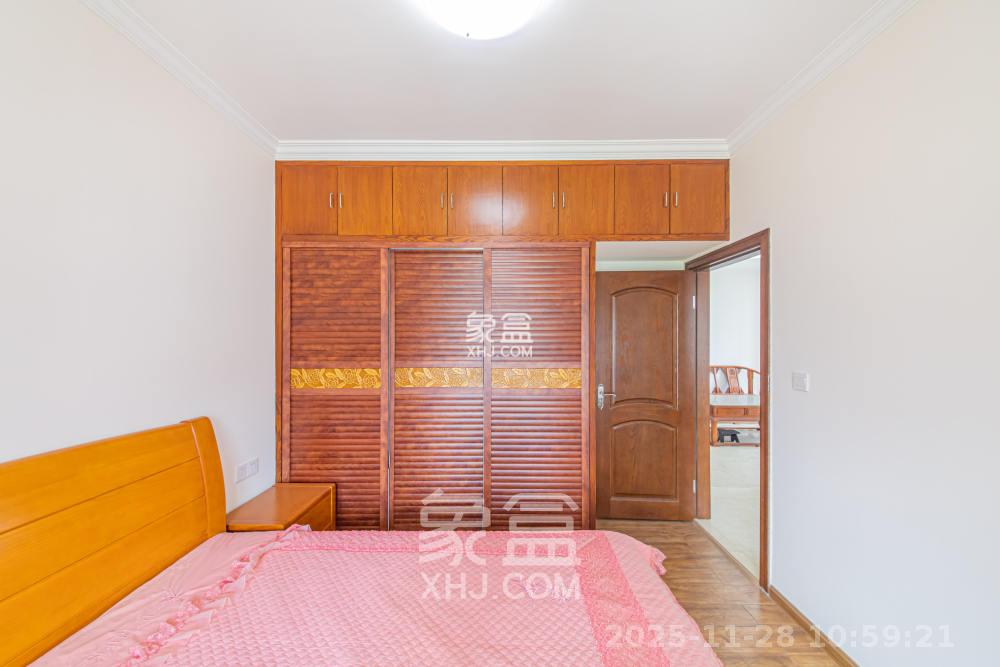 钱隆学府一、二期 3室2厅1卫 2300.0元/月 钱隆学府一、二期 3室2厅1卫 2300.0元/月室内图