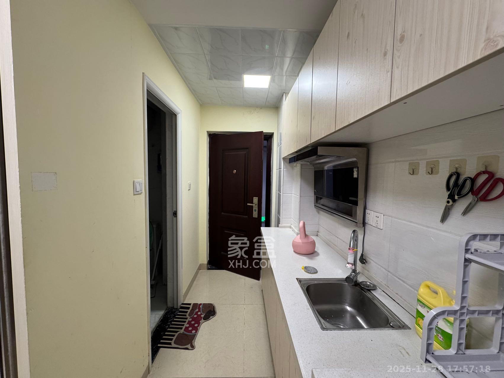 裕天国际商汇中心 1室1厅1卫 1100.0元/月 裕天国际商汇中心 1室1厅1卫 1100.0元/月室内图