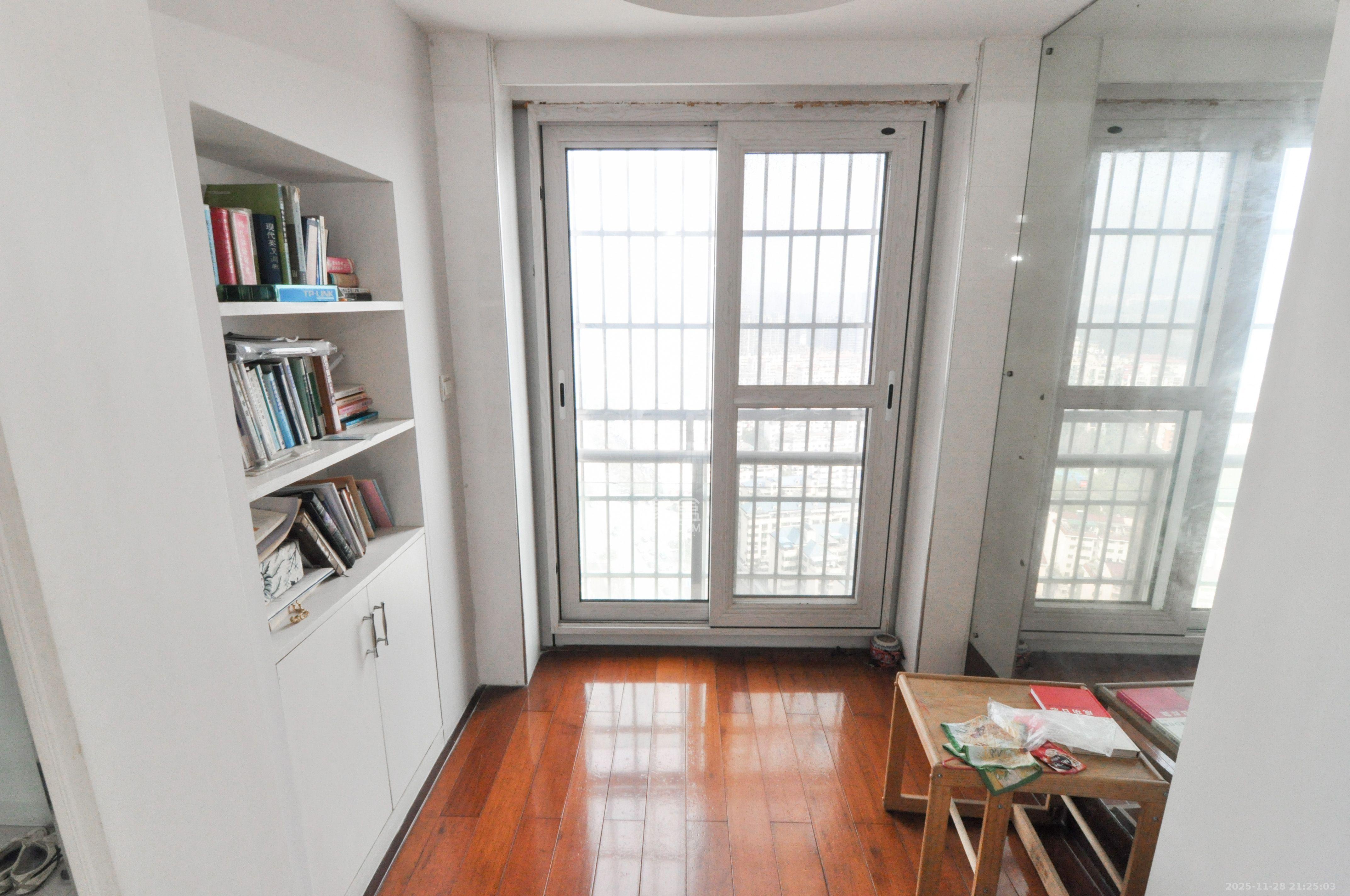 高鑫麓城  3室2厅2卫    2800.0元/月室内图