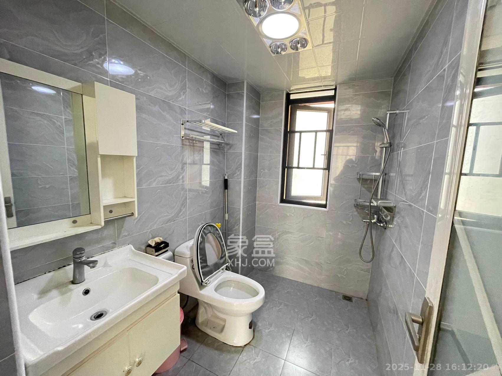 轻盐阳光CEO(轻盐雅苑)(轻奢时代)  3室2厅2卫    2300.0元/月室内图