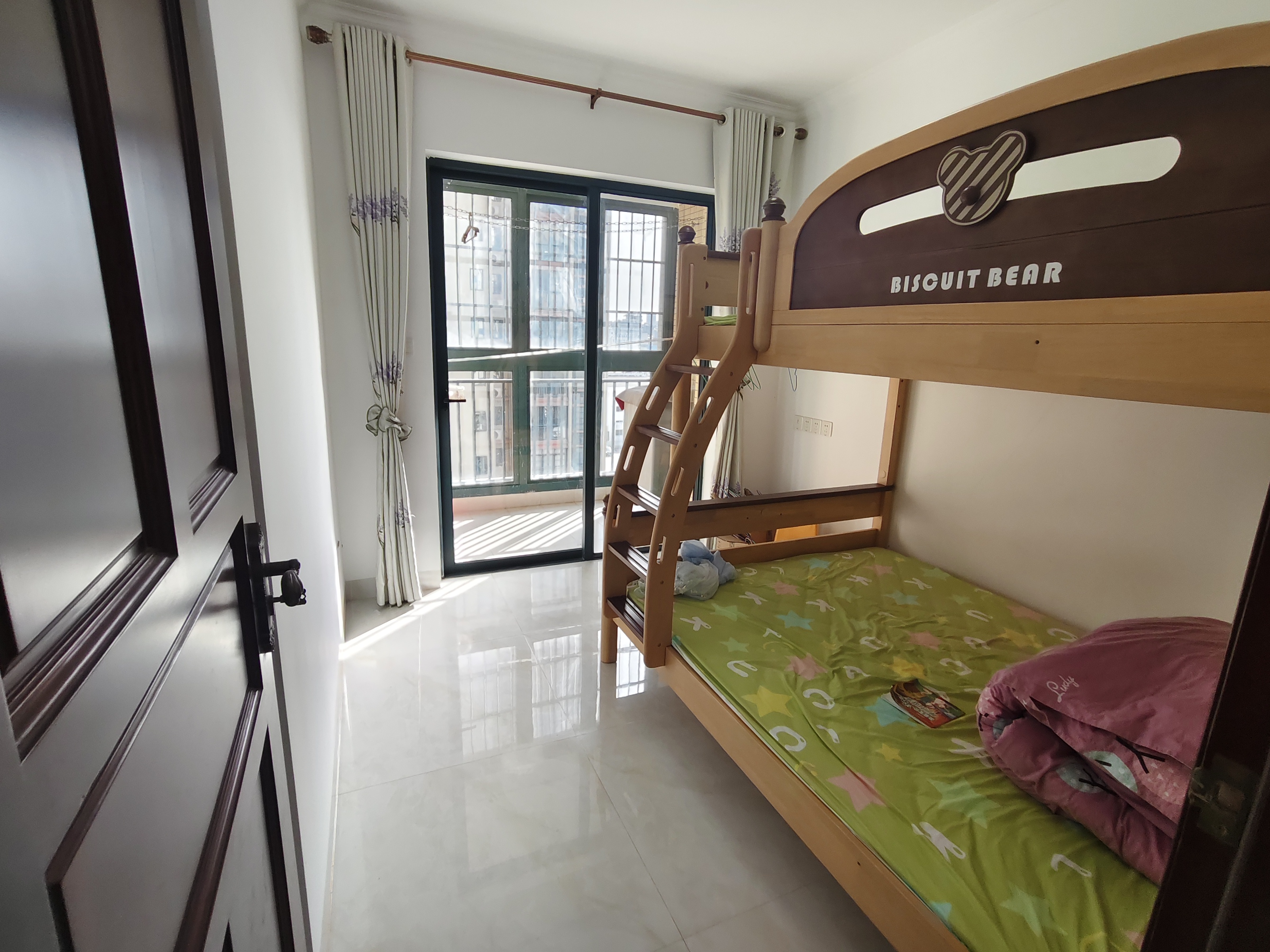 南海幸福城  3室2厅2卫    2800.0元/月室内图