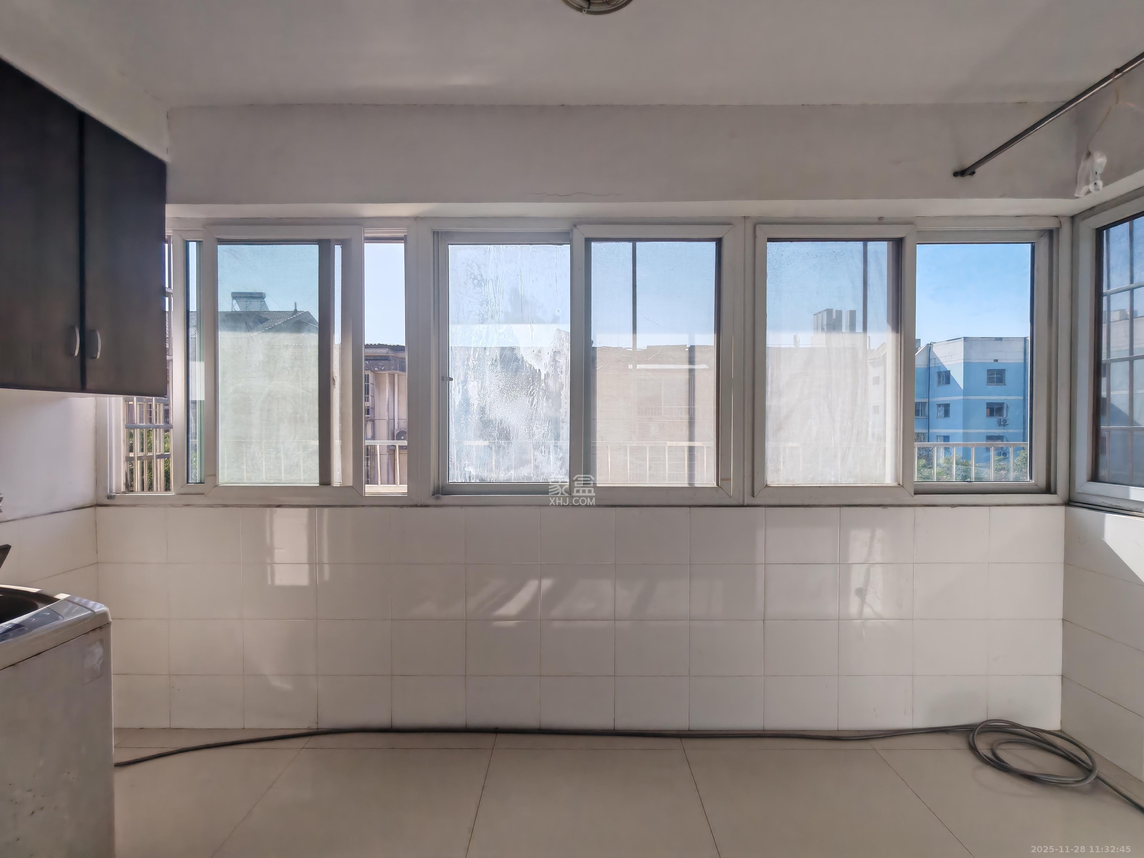 卓峰家园 3室2厅1卫 2000.0元/月 卓峰家园 3室2厅1卫 2000.0元/月室内图